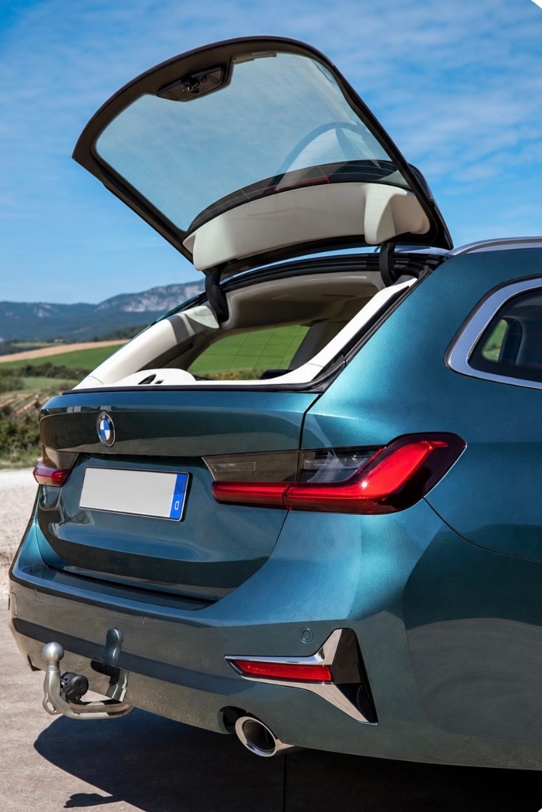 BMW 320d XDrive Touring 48V Hybrid Special Edition Sport Line-image-2
