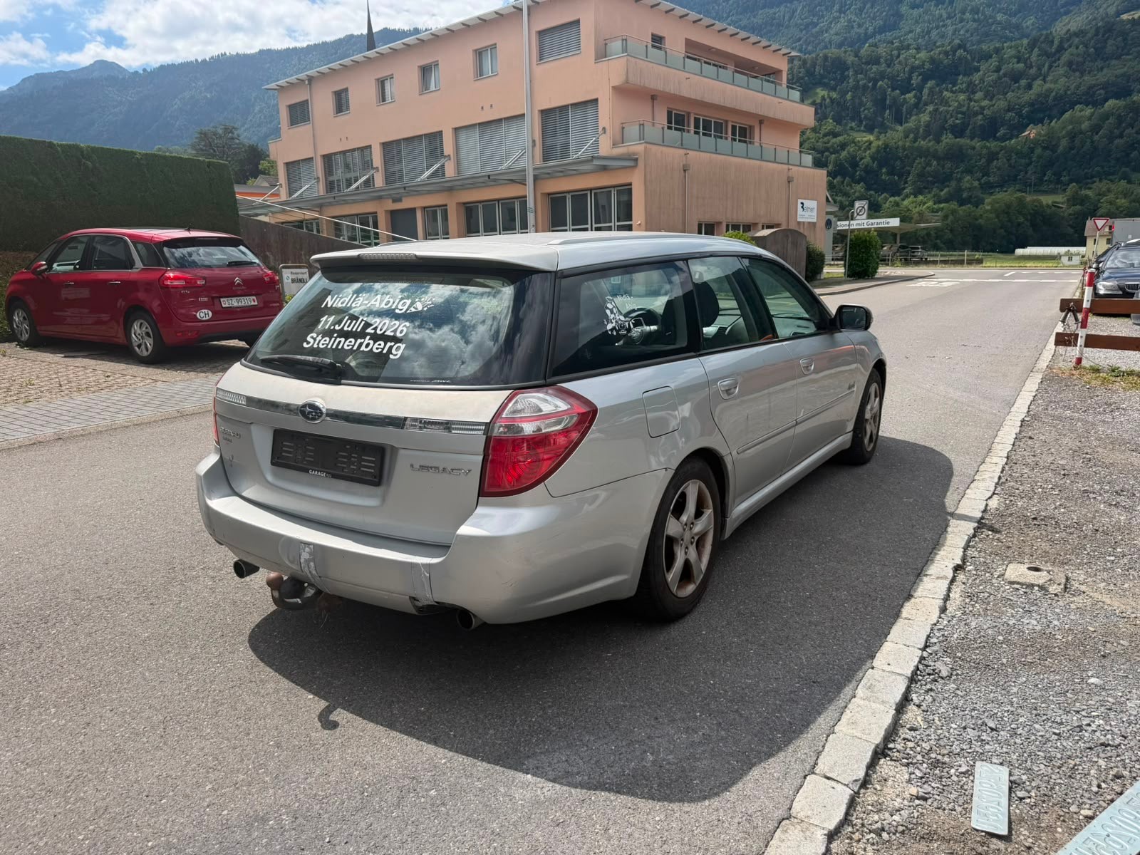SUBARU Legacy 2.0i Swiss Special AWD-image-3