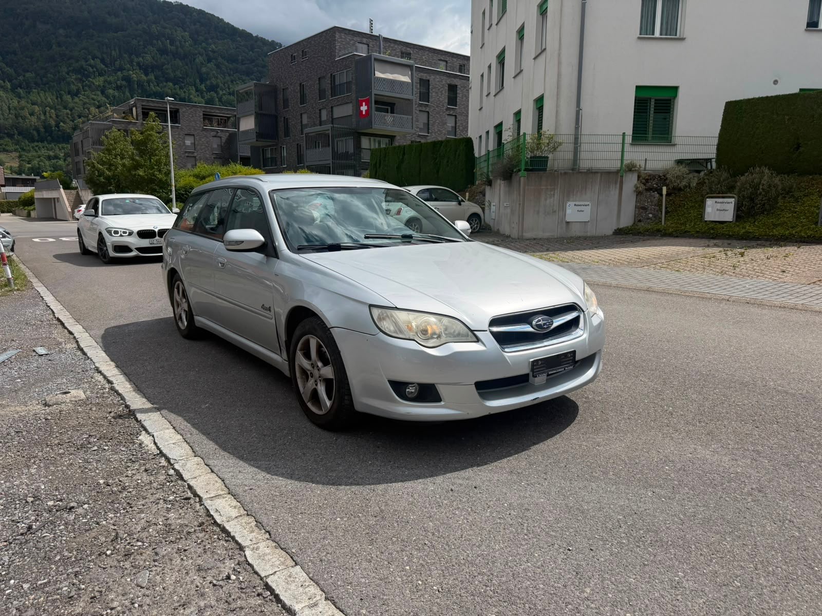 SUBARU Legacy 2.0i Swiss Special AWD-image-0
