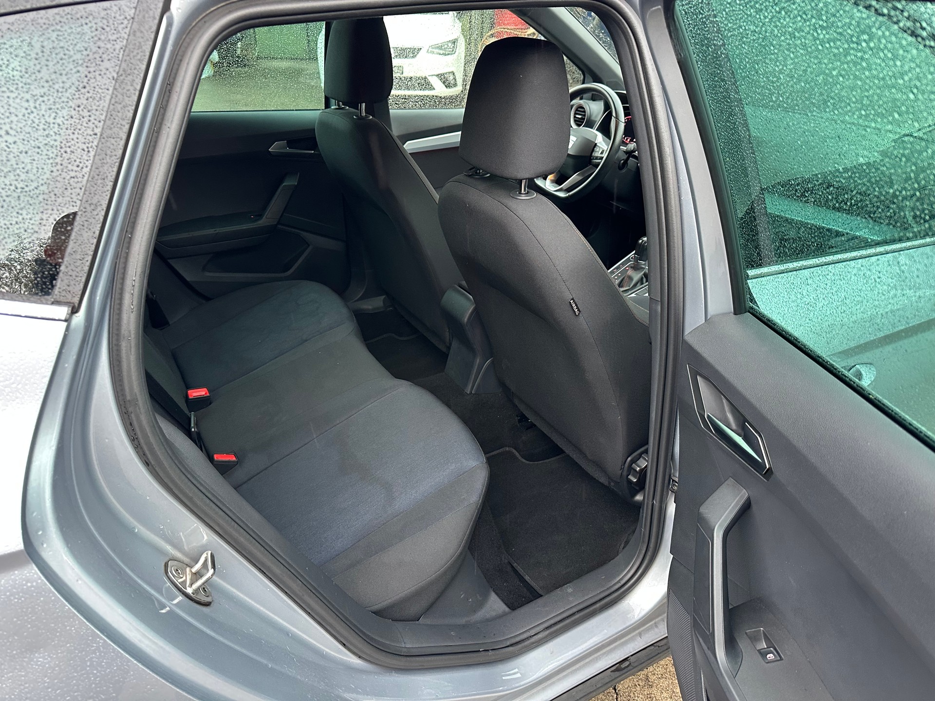 SEAT Arona 1.5 Eco TSI FR DSG-image-11
