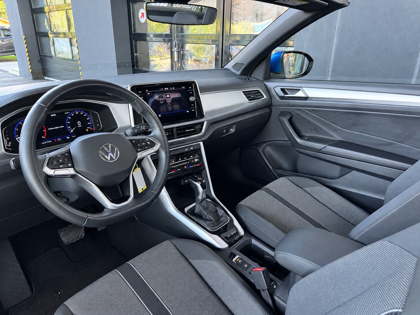VW T-Roc Cabriolet 1.5 TSI EVO Style DSG-image-10