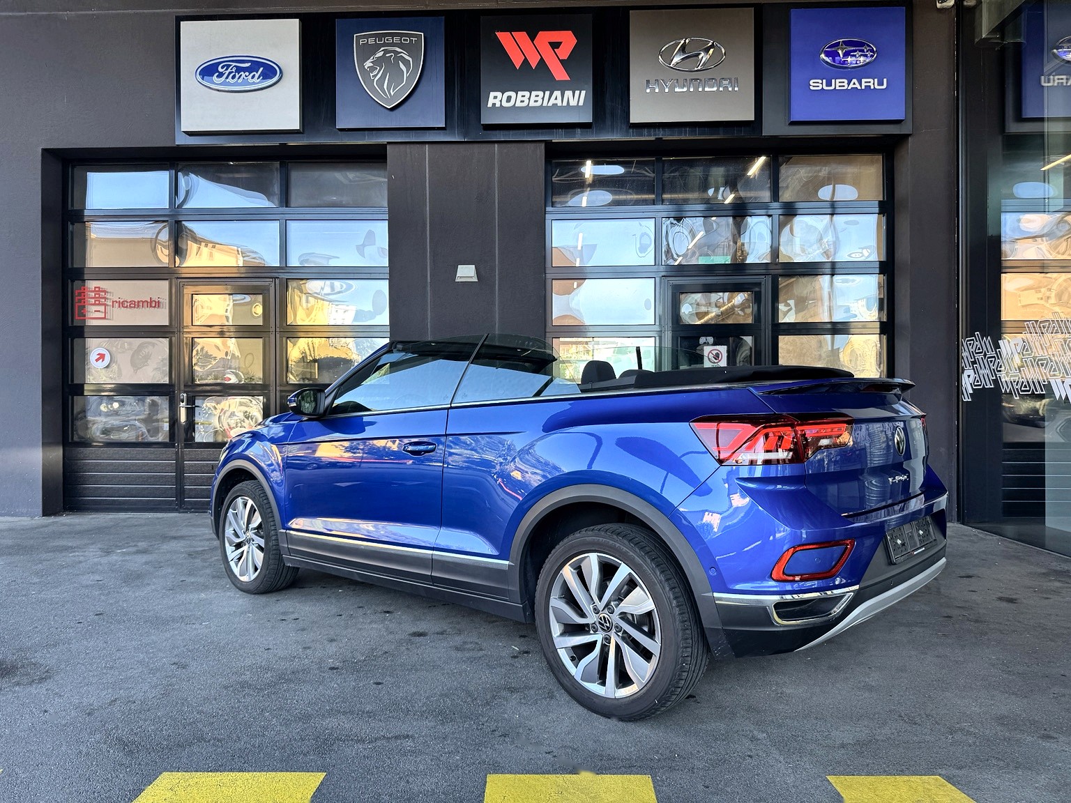VW T-Roc Cabriolet 1.5 TSI EVO Style DSG-image-2