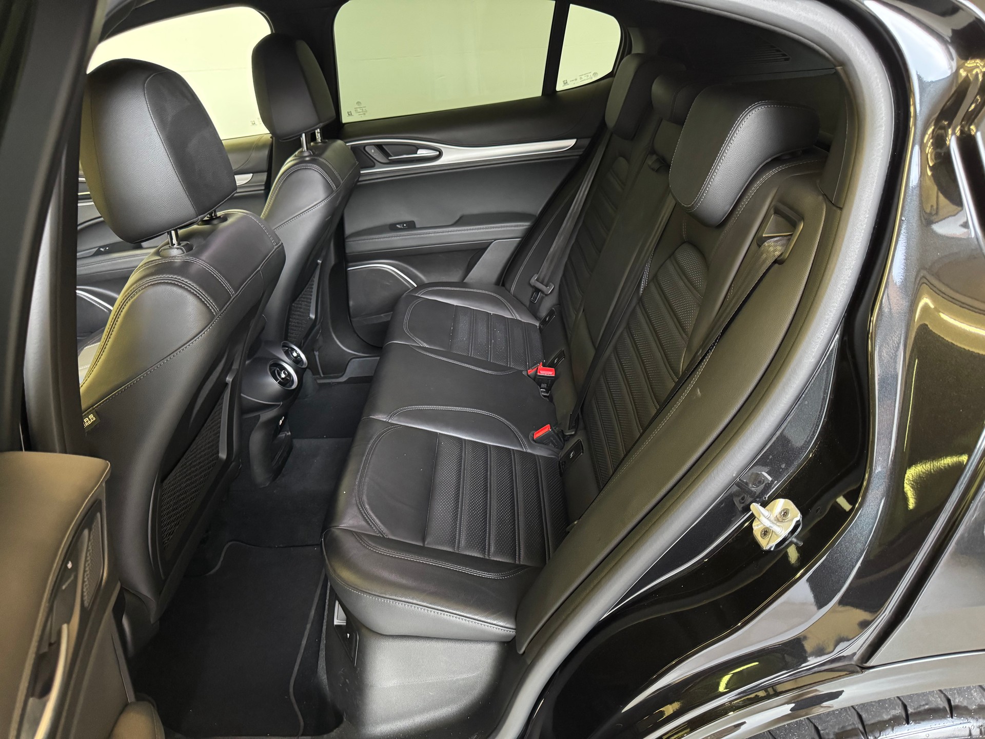 ALFA ROMEO Stelvio 2.0 Sport Q4 Automatic ## Auto CH🇨🇭*assetto sportivo*distanziali*8 ruote-image-13