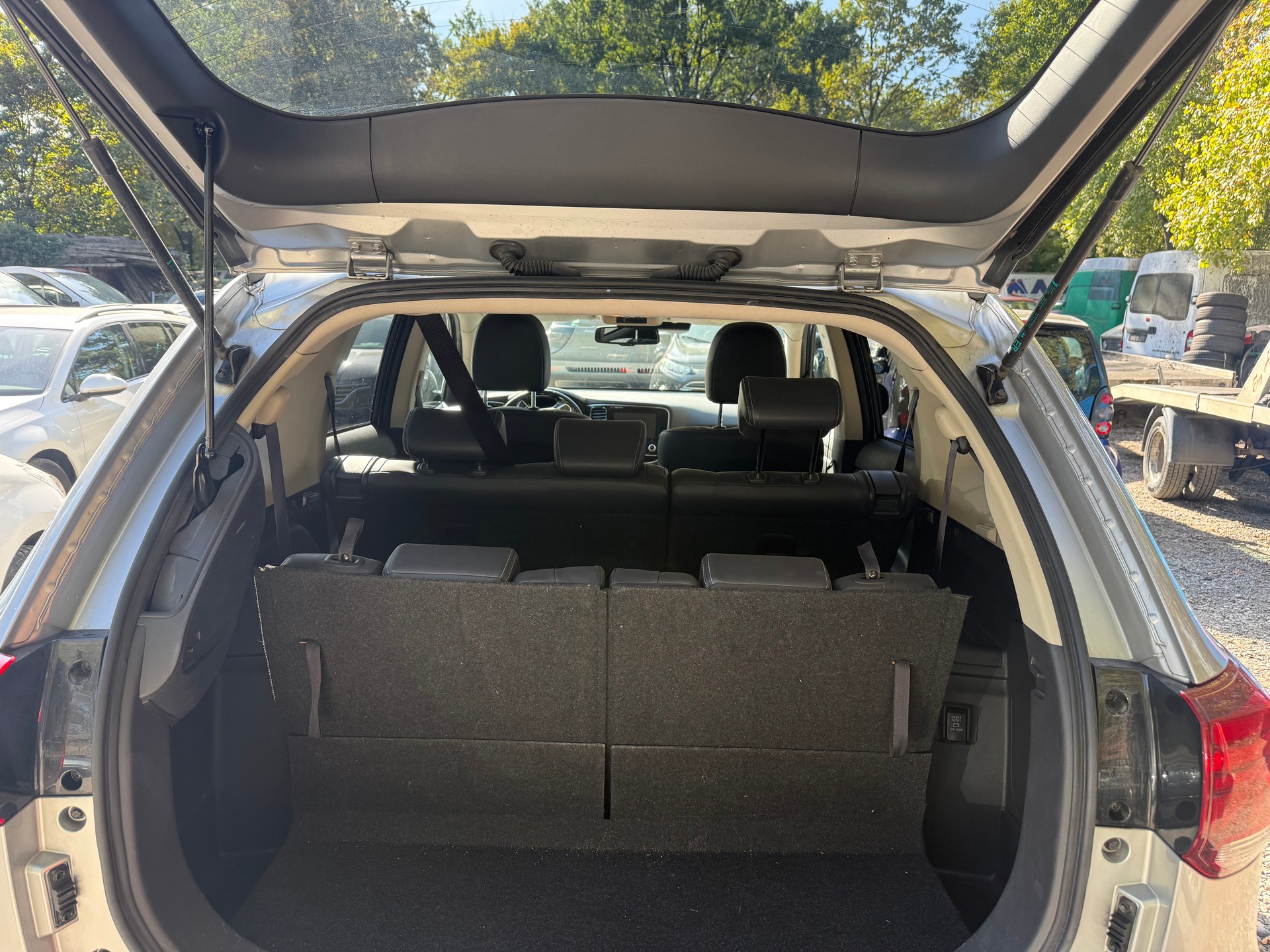 MITSUBISHI Outlander 2.0 Value 4WD CVT-image-5