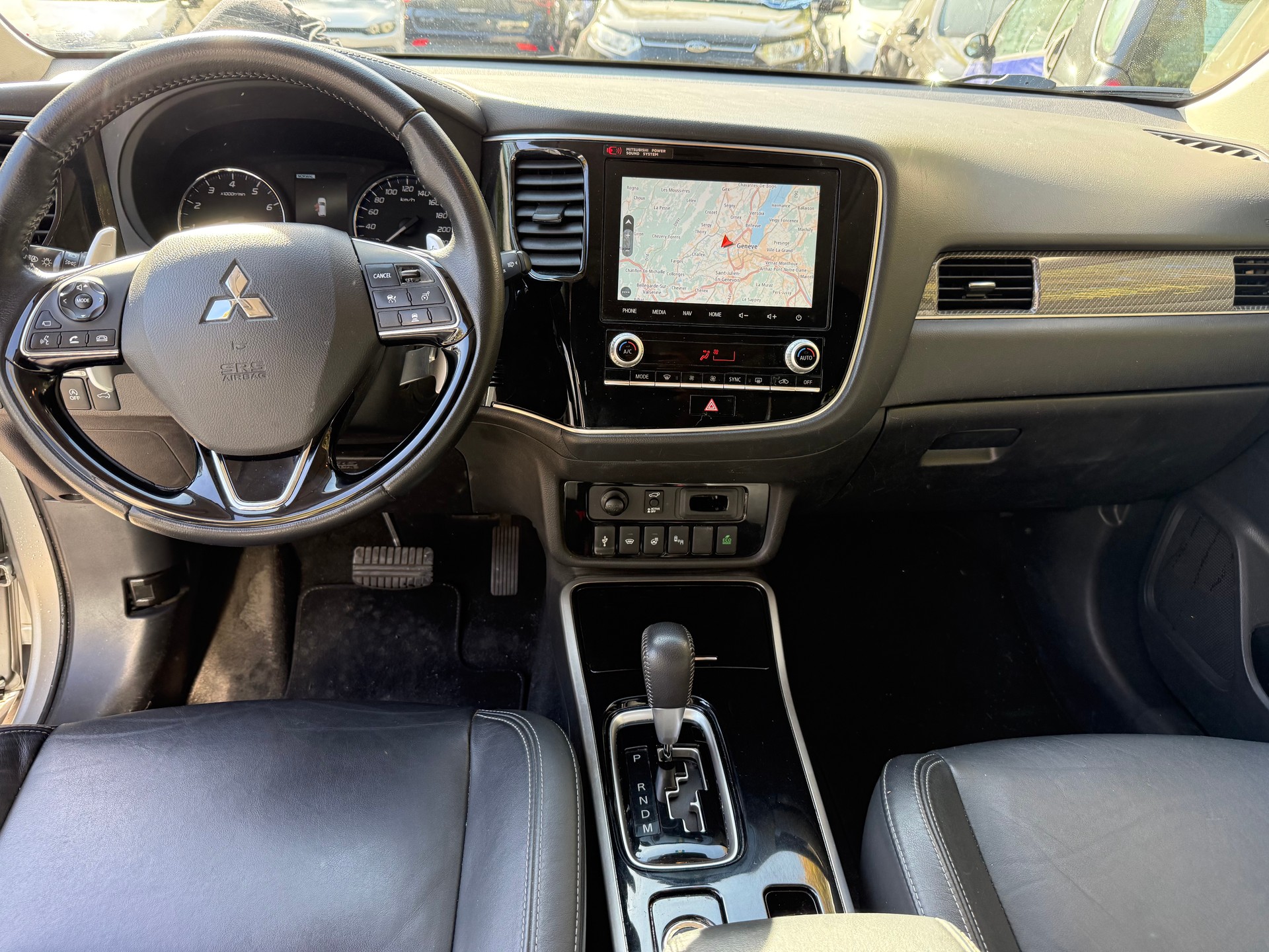 MITSUBISHI Outlander 2.0 Value 4WD CVT-image-8