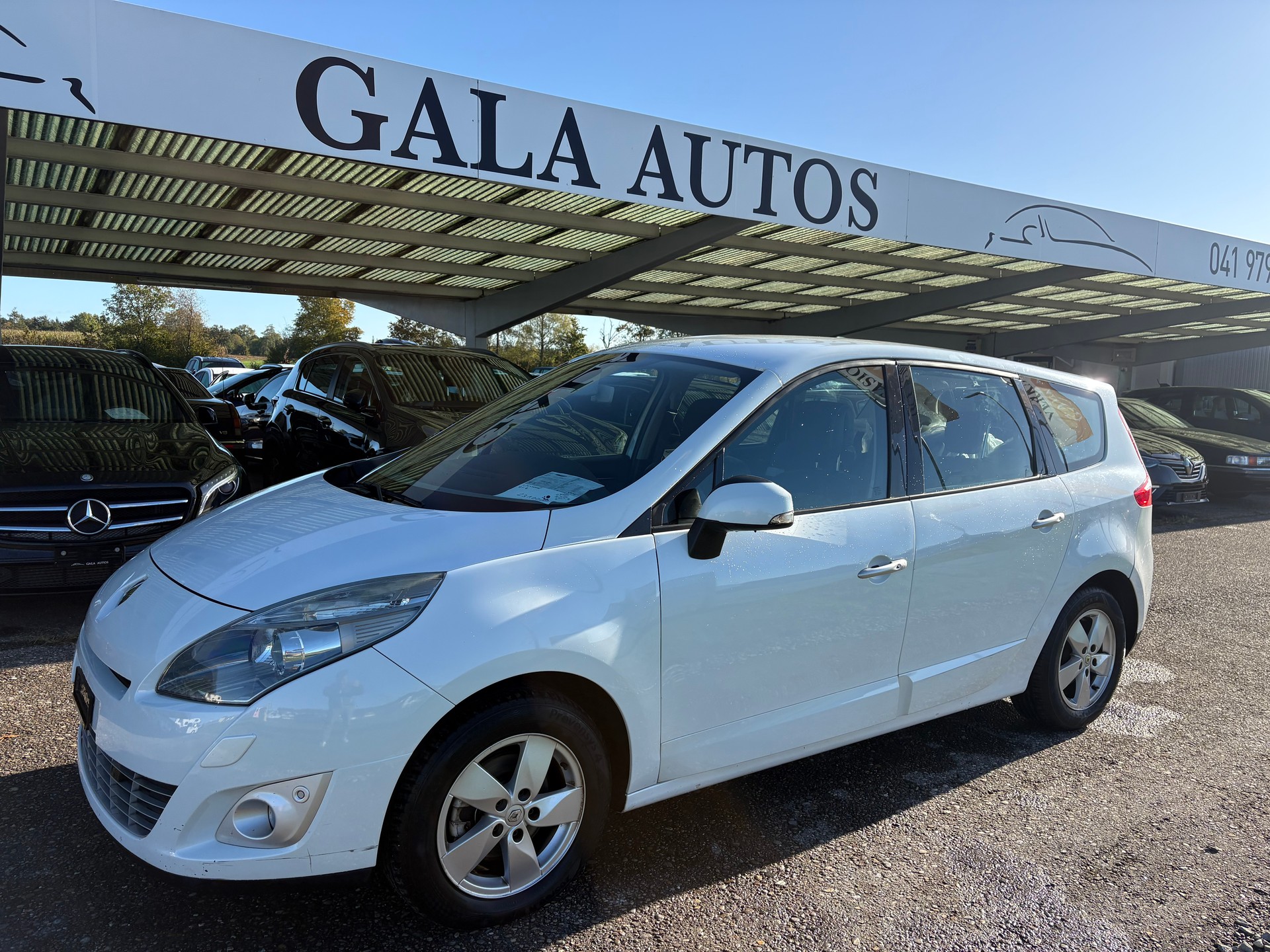 RENAULT Grand Scénic 1.6 dCi Dynamique-image-0
