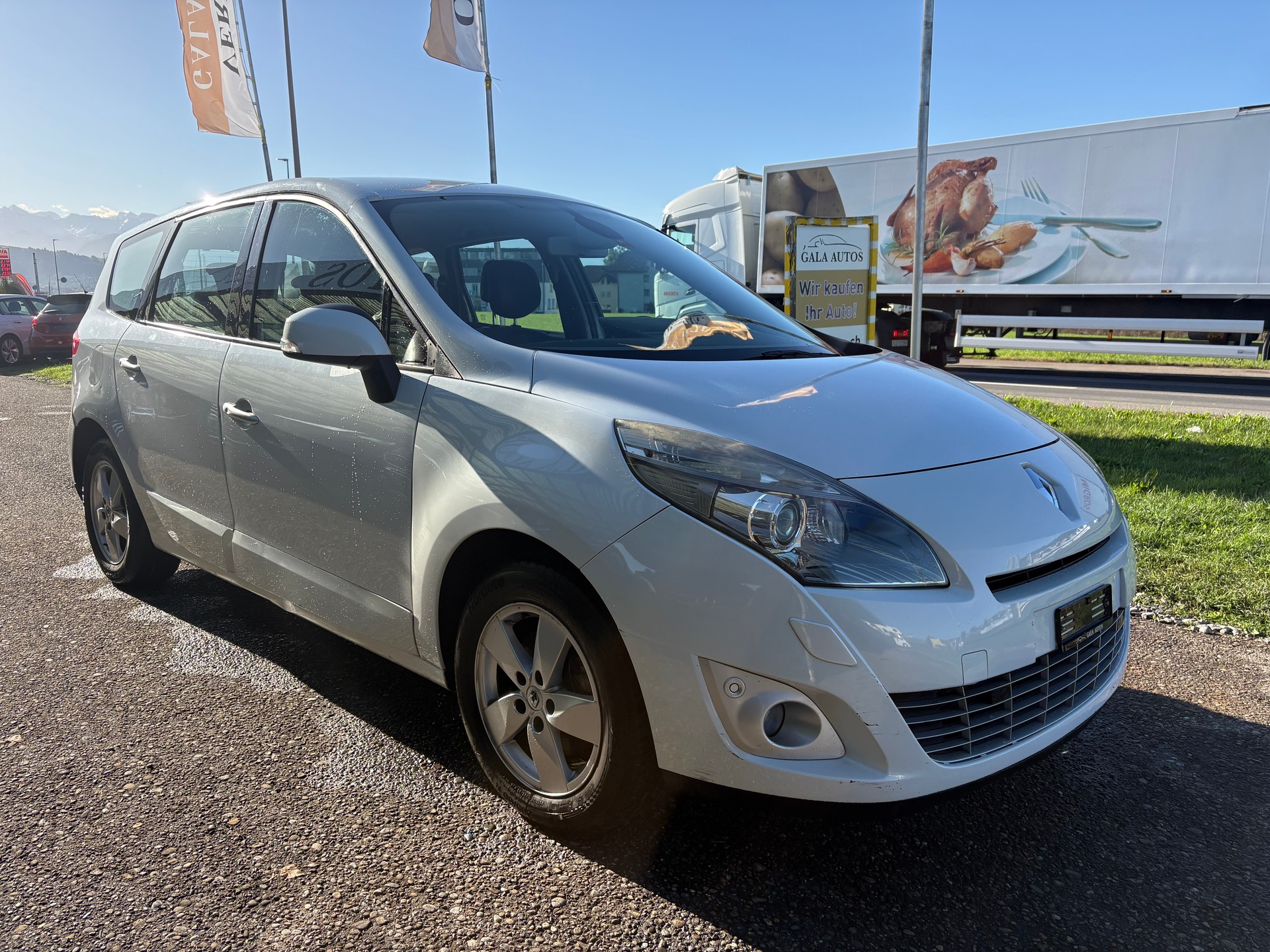 RENAULT Grand Scénic 1.6 dCi Dynamique-image-2
