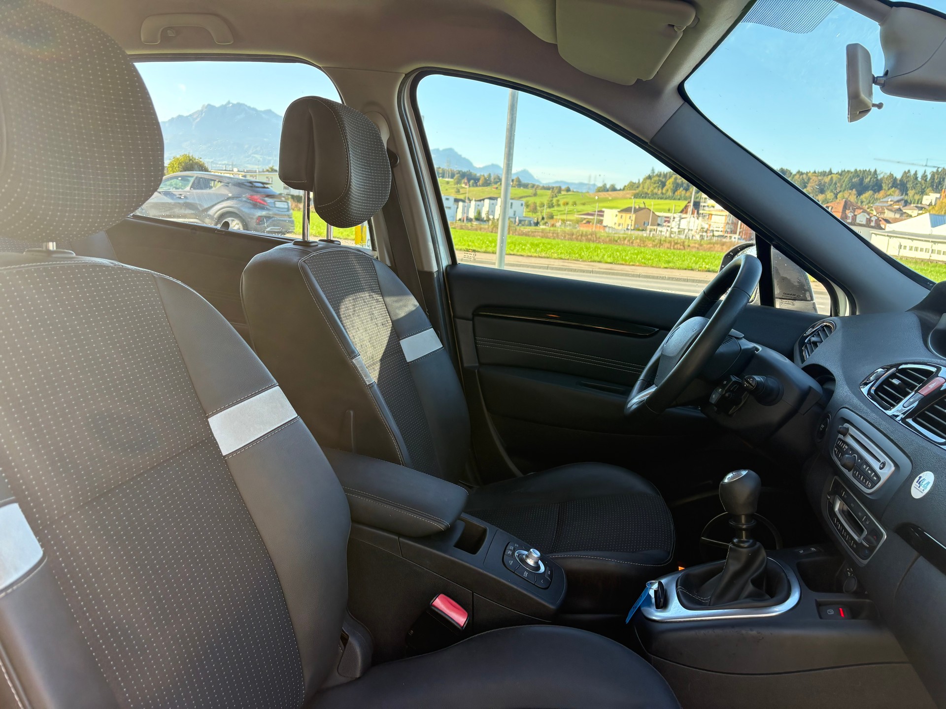 RENAULT Grand Scénic 1.6 dCi Dynamique-image-11