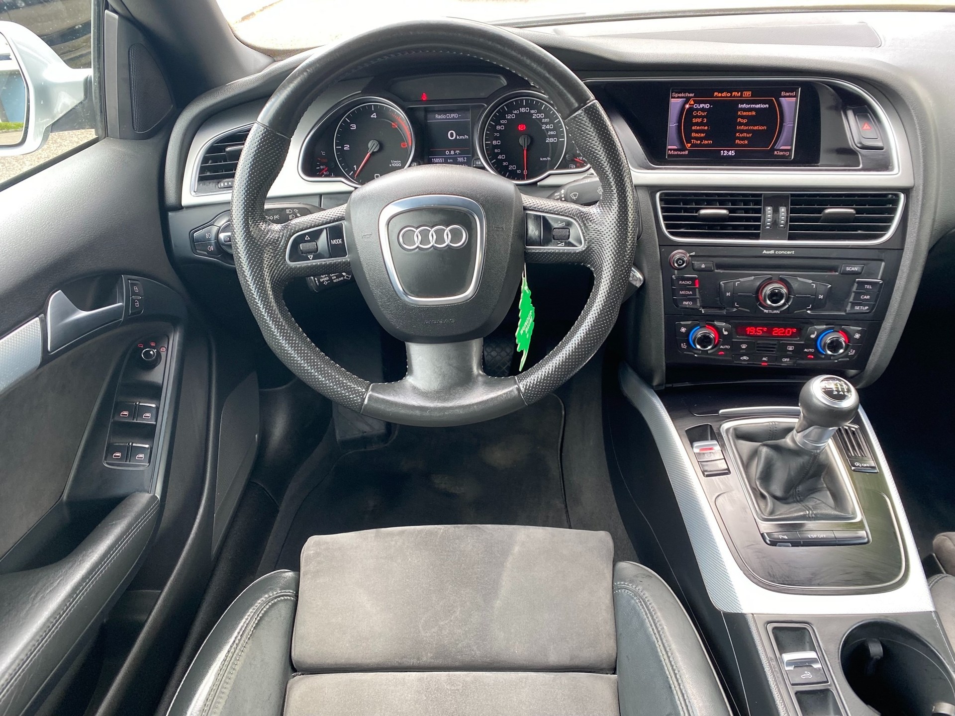 AUDI A5 Cabriolet 2.0 TDI-image-9