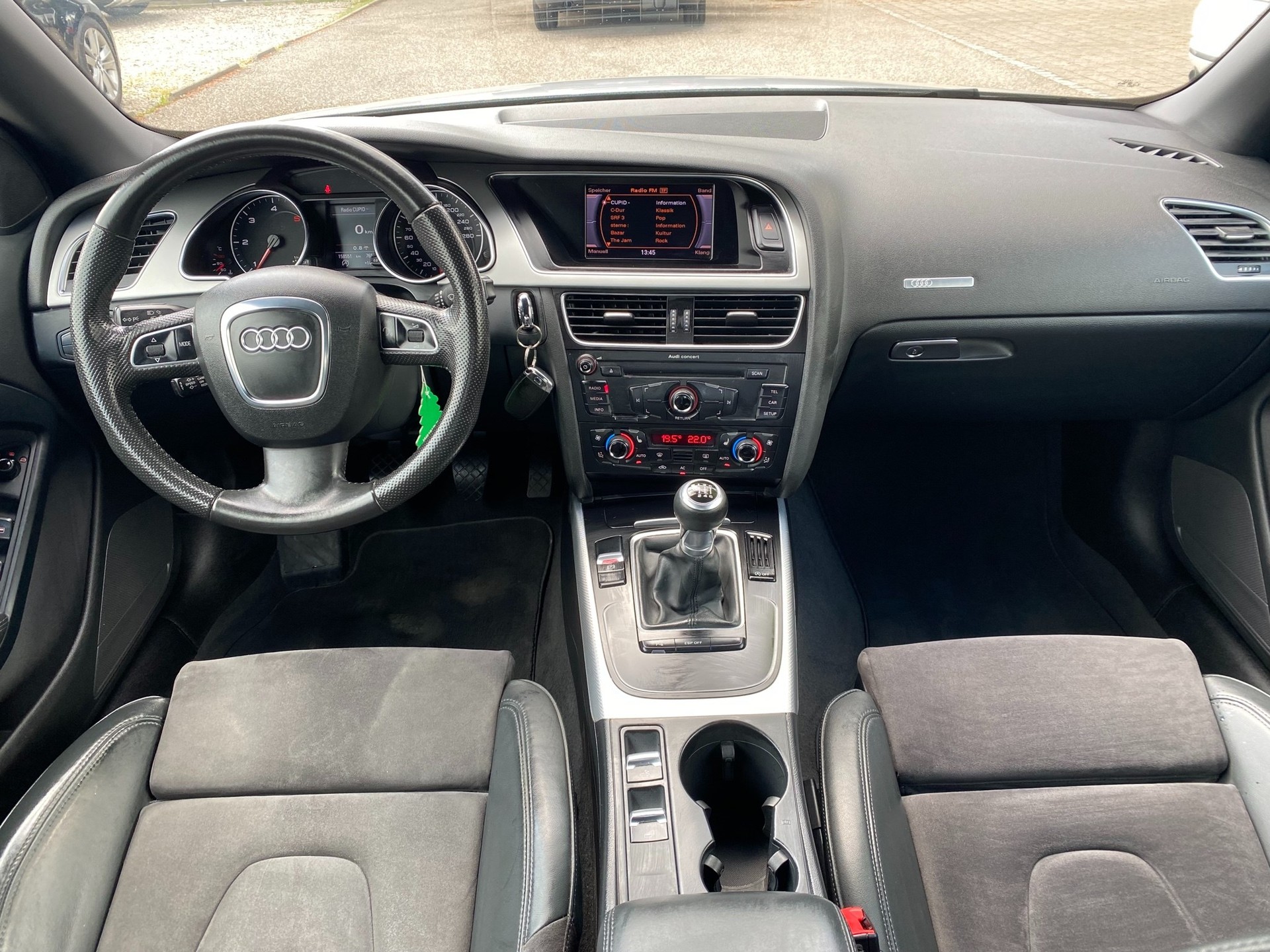 AUDI A5 Cabriolet 2.0 TDI-image-7