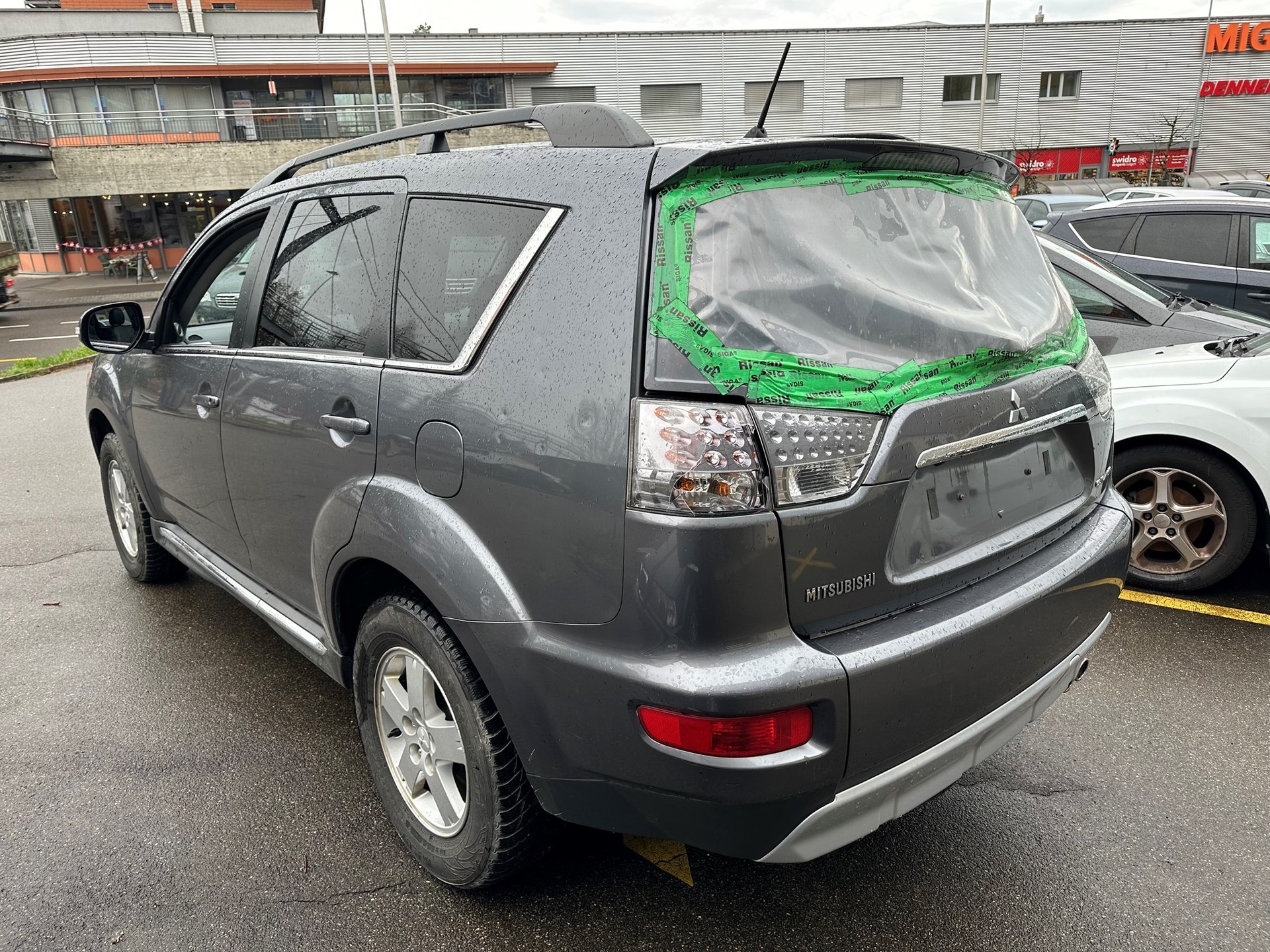 MITSUBISHI Outlander 2.2 DID Jubilé35 4WD TC-SST-image-4