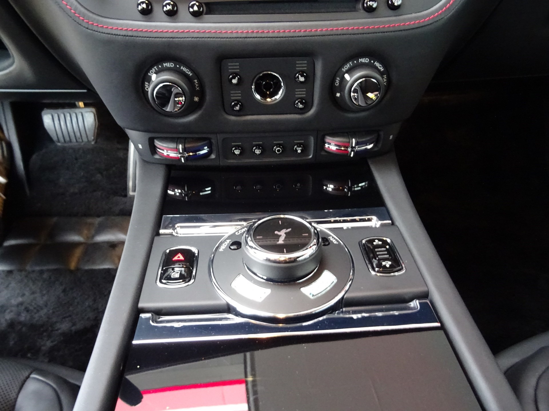 ROLLS-ROYCE Wraith 6.6V12 BlackBadge-image-9