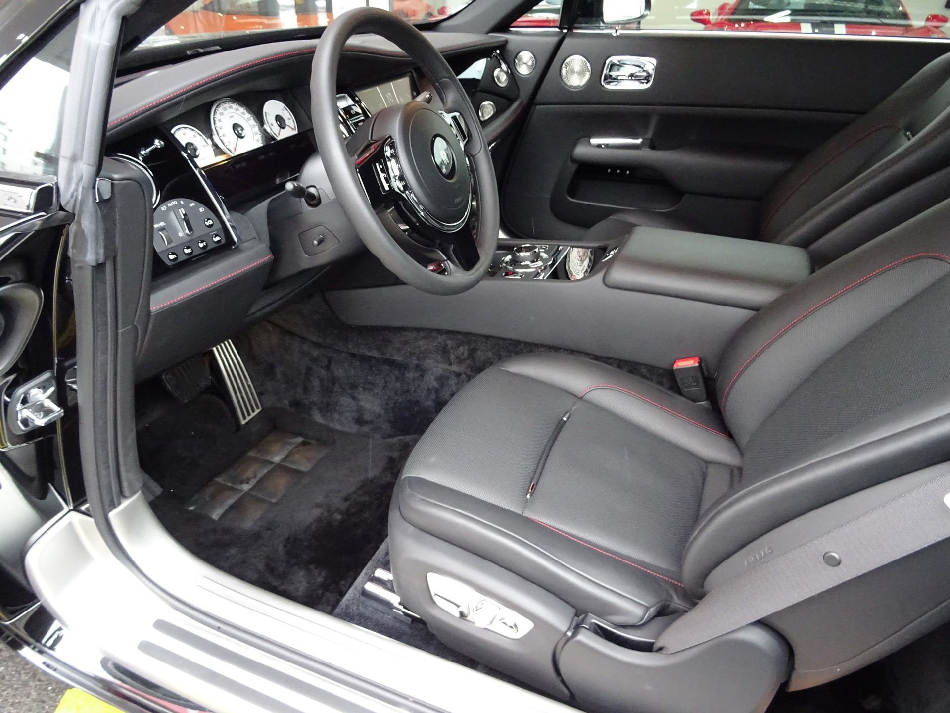 ROLLS-ROYCE Wraith 6.6V12 BlackBadge-showroom-element-3