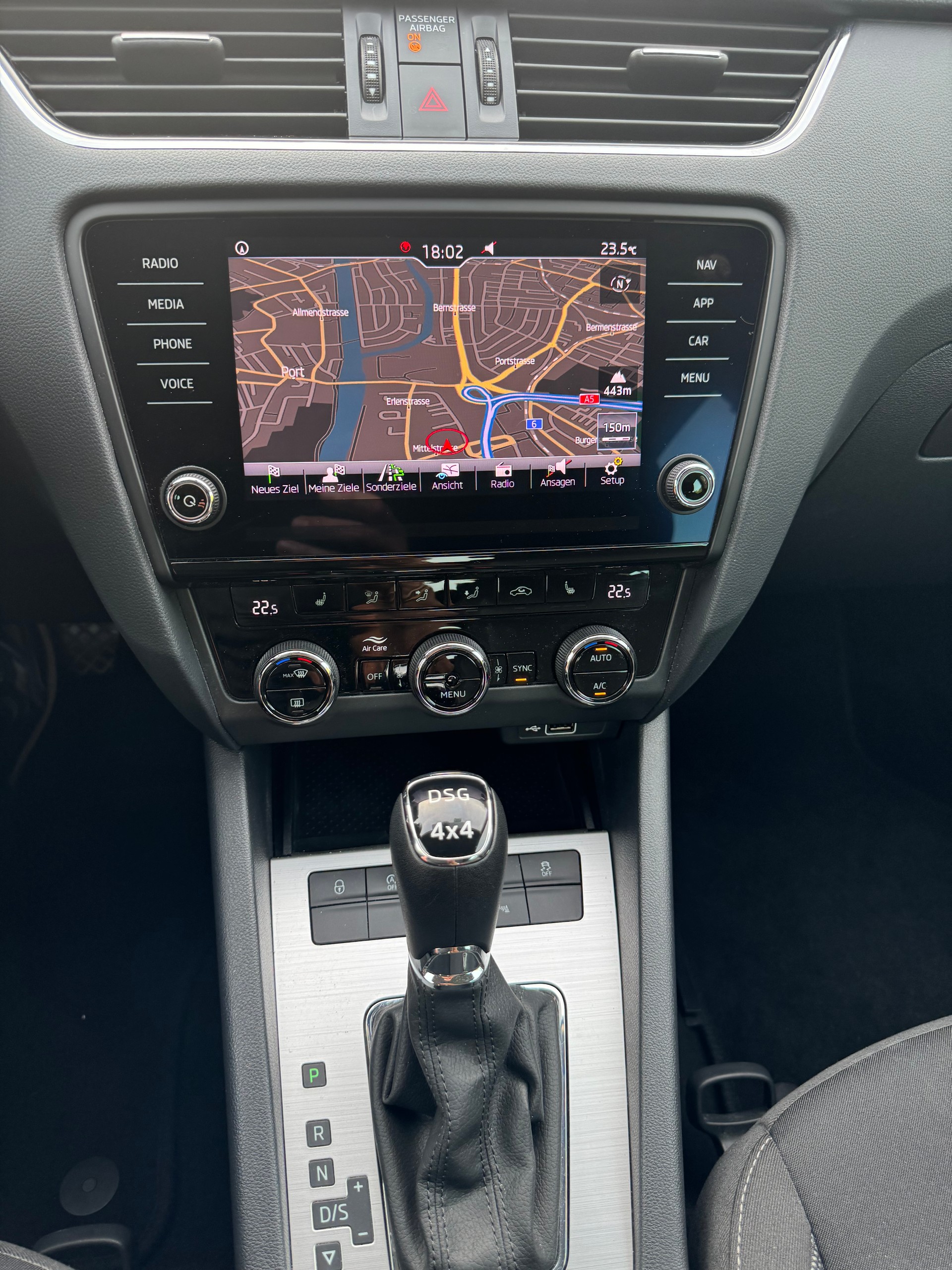 SKODA Octavia Combi 2.0 TDI Ambition 4x4 DSG-image-7
