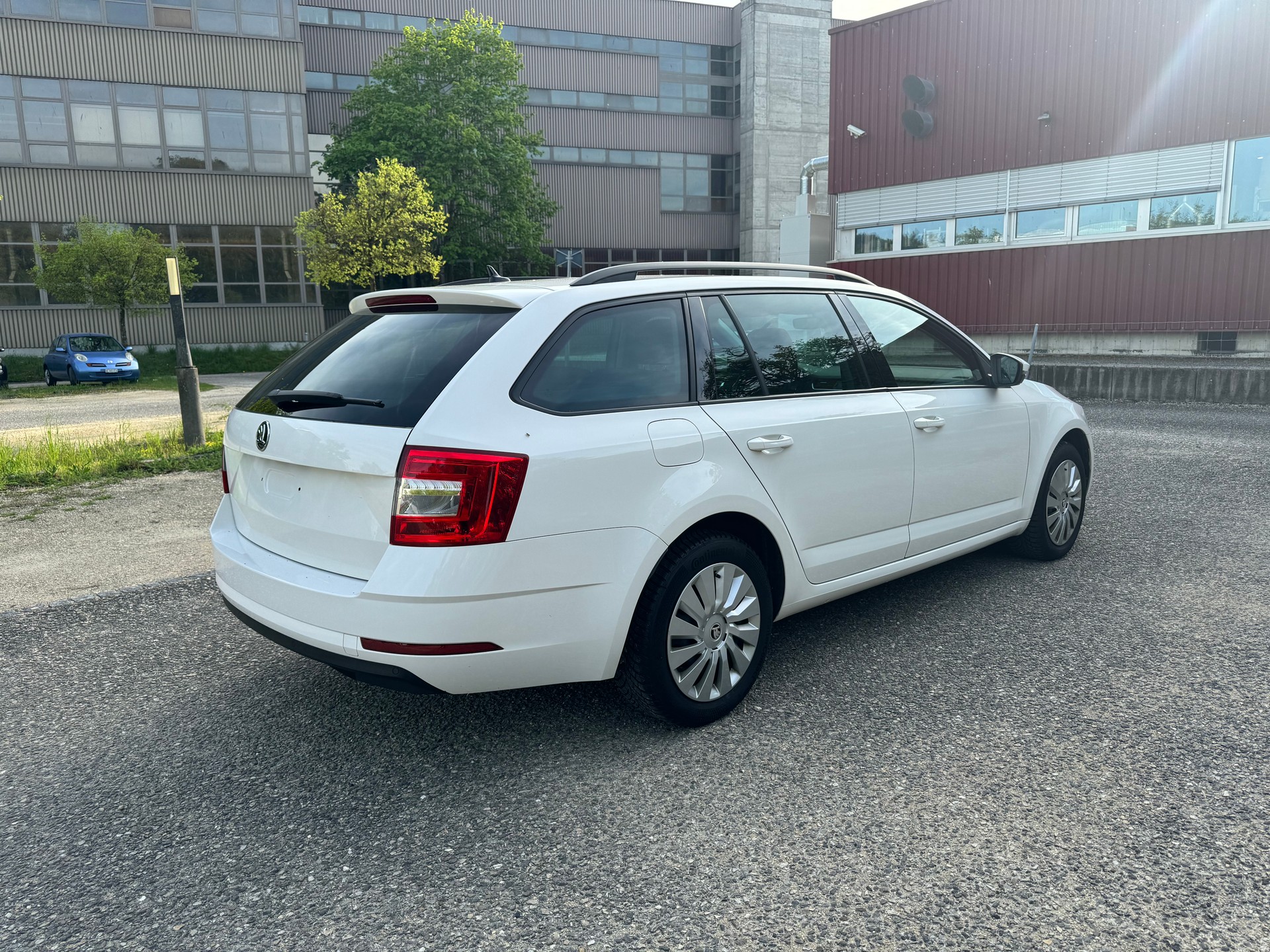 SKODA Octavia Combi 2.0 TDI Ambition 4x4 DSG-image-1