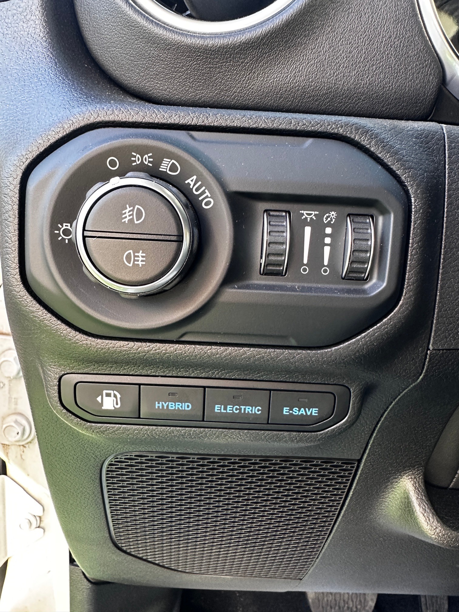 JEEP Wrangler 2.0 PHEV Unlimited Sahara DT Automatic-image-12