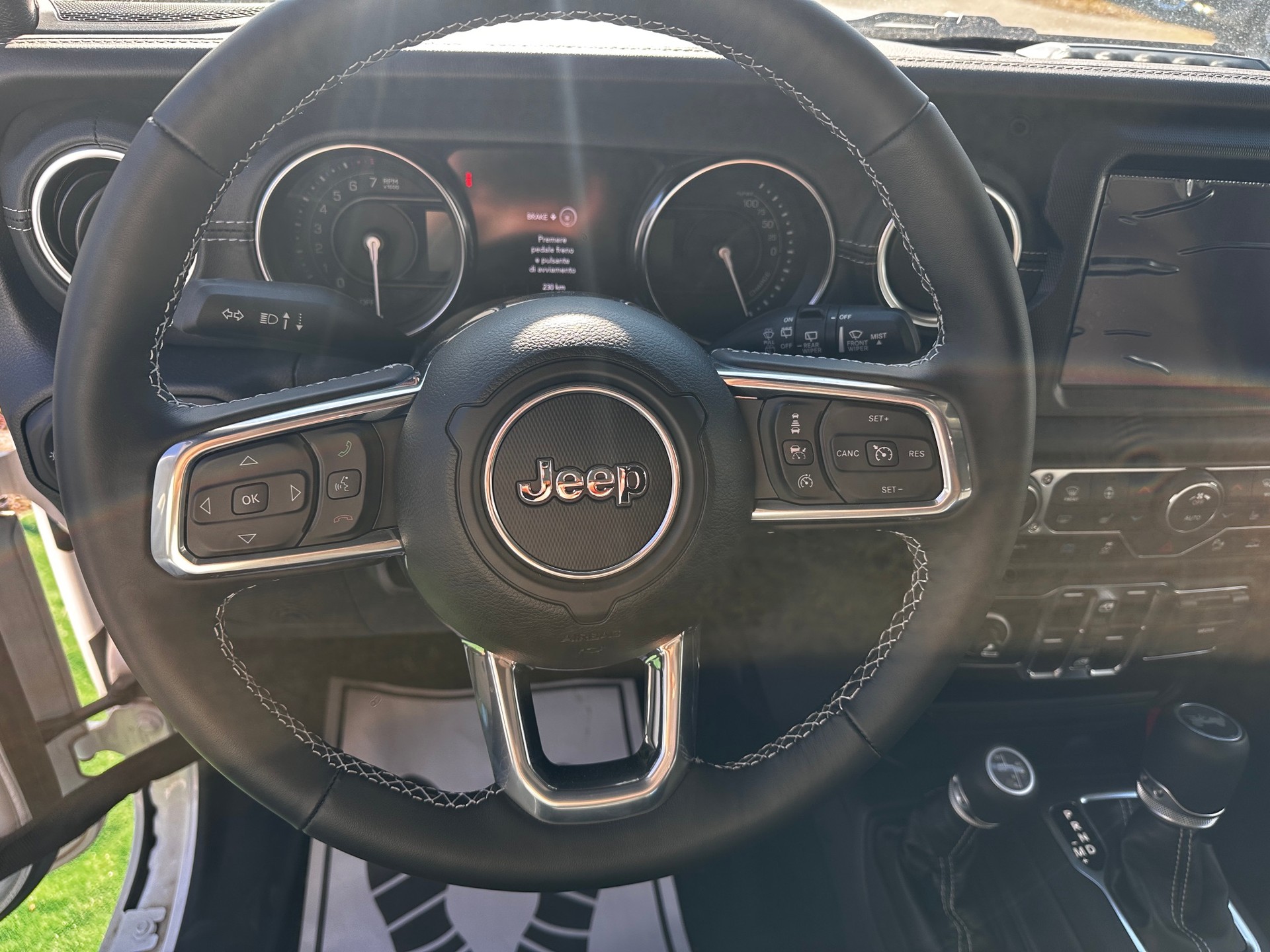 JEEP Wrangler 2.0 PHEV Unlimited Sahara DT Automatic-image-9