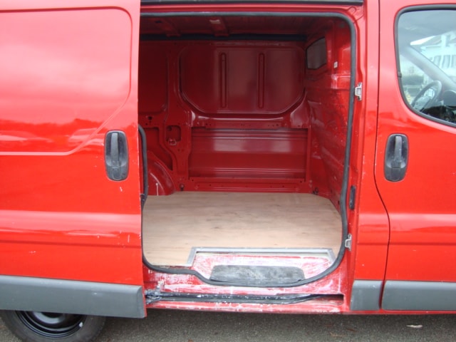 RENAULT Trafic 2.0 dCi 90 2.7t L1H1-image-6