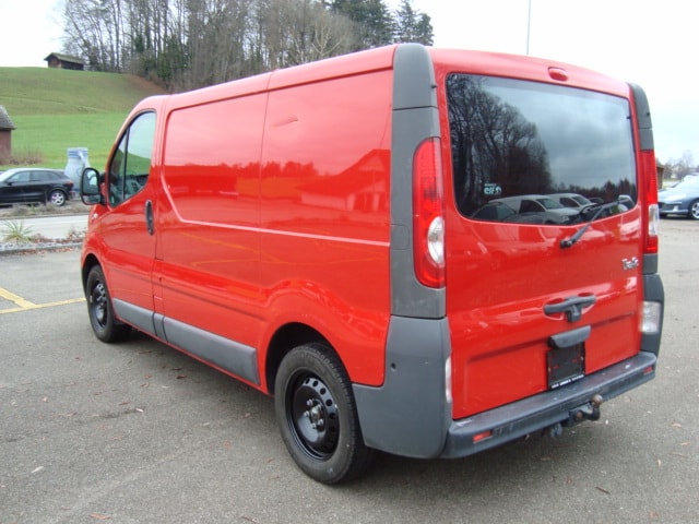 RENAULT Trafic 2.0 dCi 90 2.7t L1H1-image-5