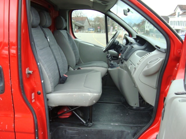 RENAULT Trafic 2.0 dCi 90 2.7t L1H1-image-9