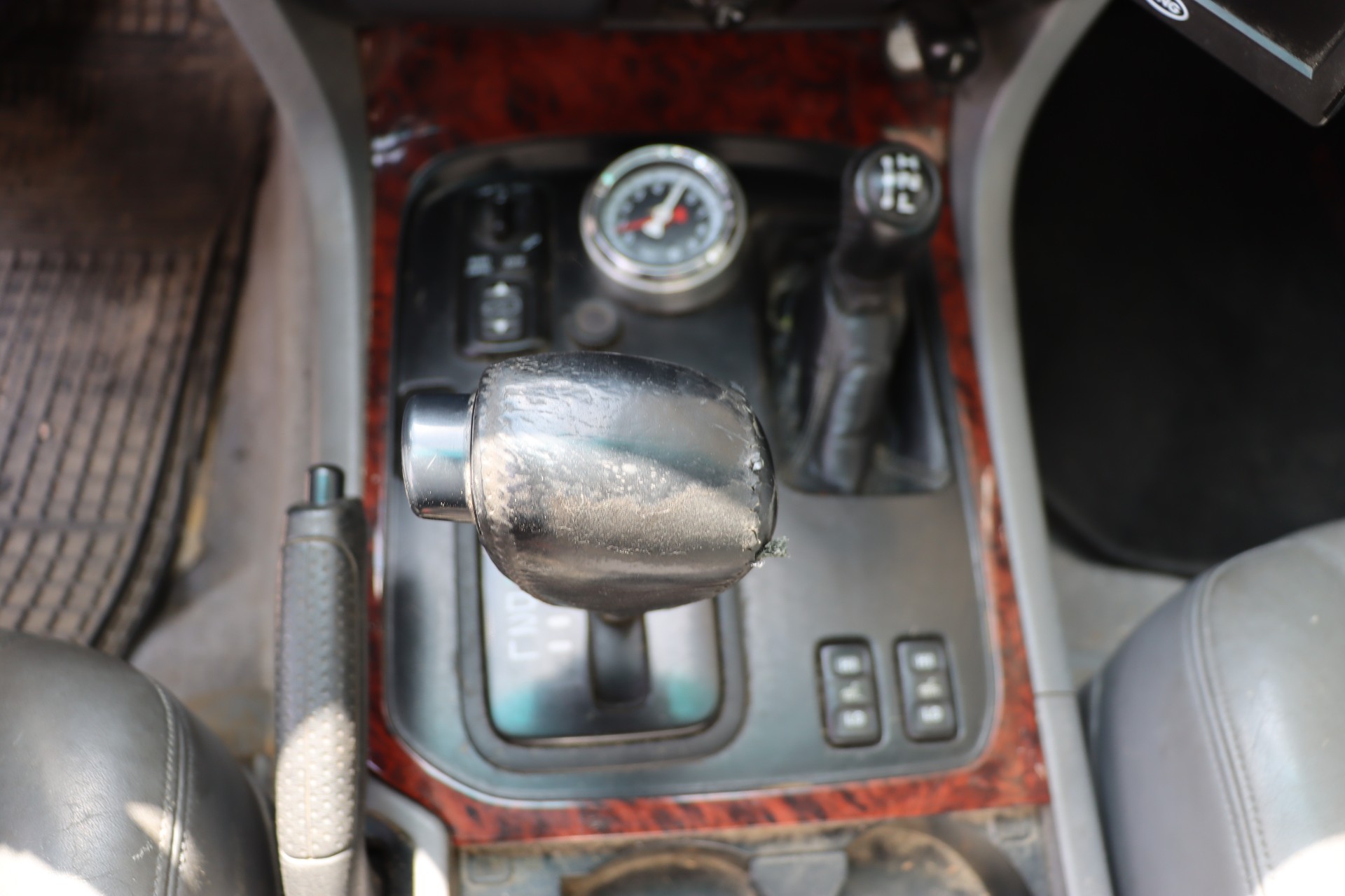 TOYOTA Land Cruiser 500 4.2TD S.Saloon-image-15
