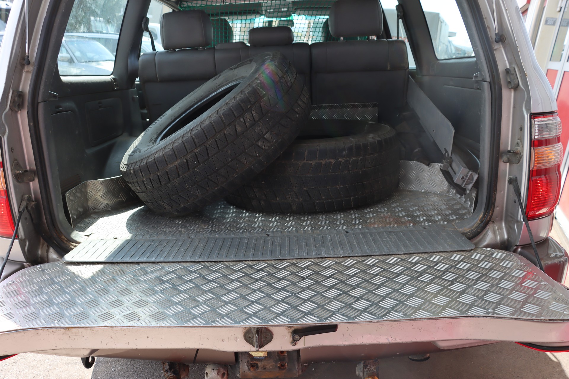 TOYOTA Land Cruiser 500 4.2TD S.Saloon-image-8