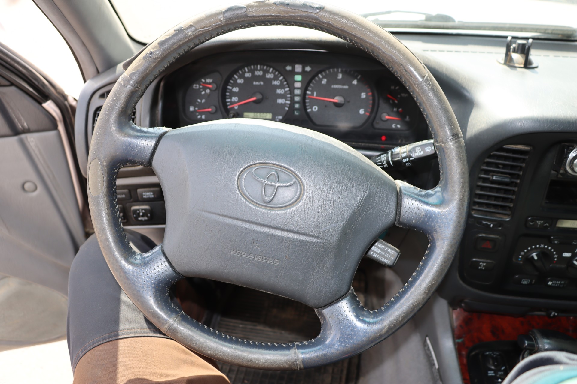 TOYOTA Land Cruiser 500 4.2TD S.Saloon-image-18