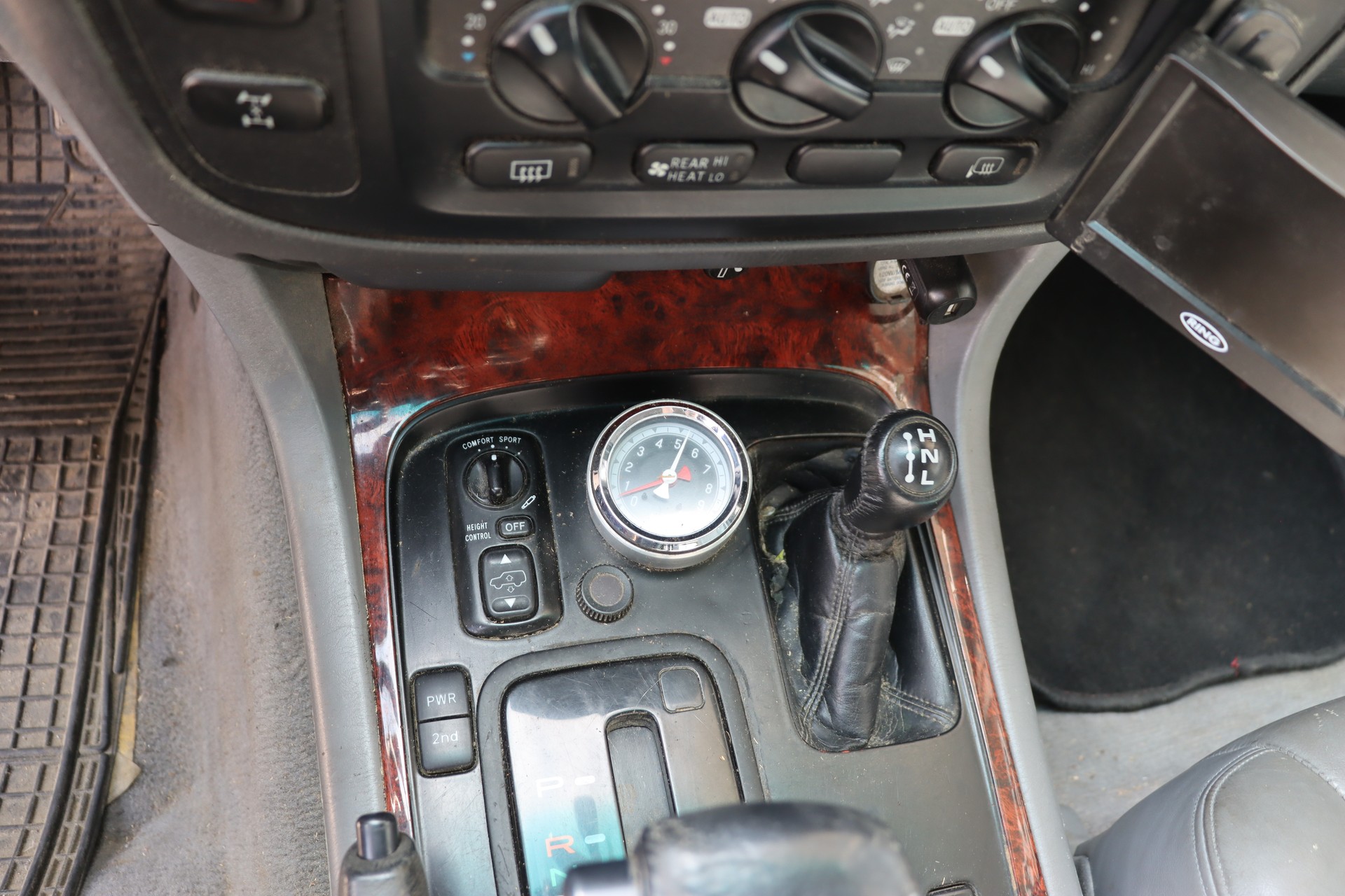 TOYOTA Land Cruiser 500 4.2TD S.Saloon-image-16