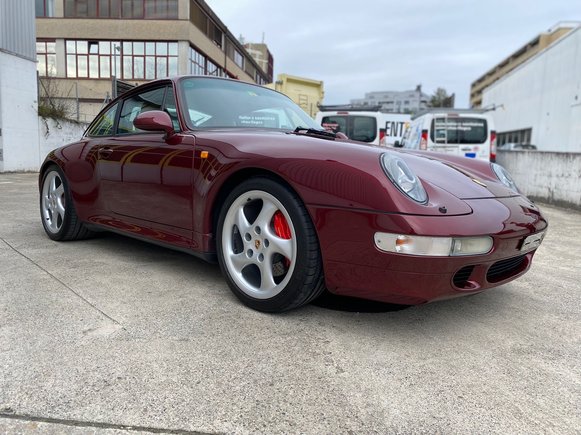 PORSCHE 911 Carrera 4S-image-1
