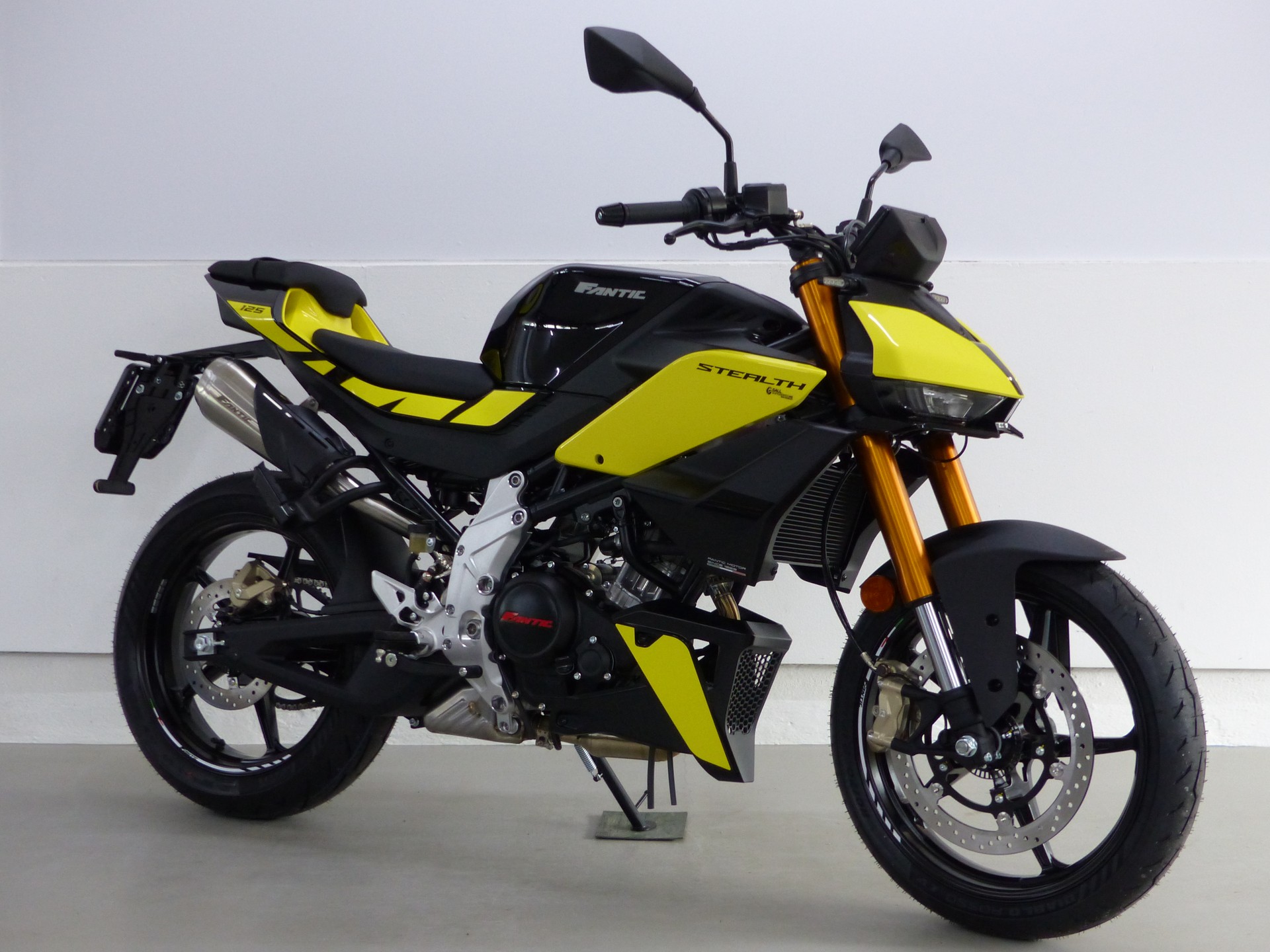 FANTIC Stealth 125 ABS-showroom-element-1