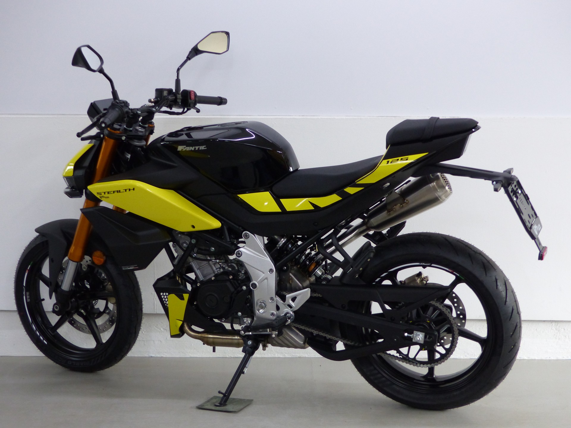 FANTIC Stealth 125 ABS-showroom-element-3