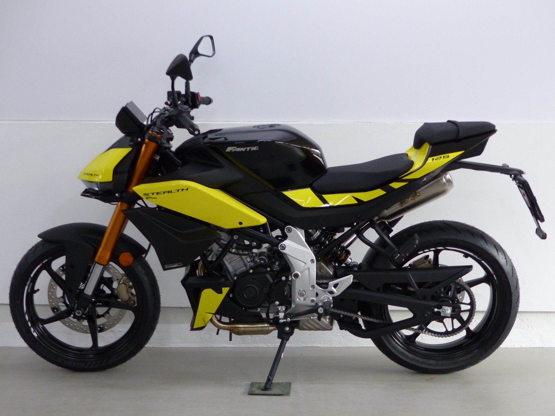 FANTIC Stealth 125 ABS-showroom-element-2