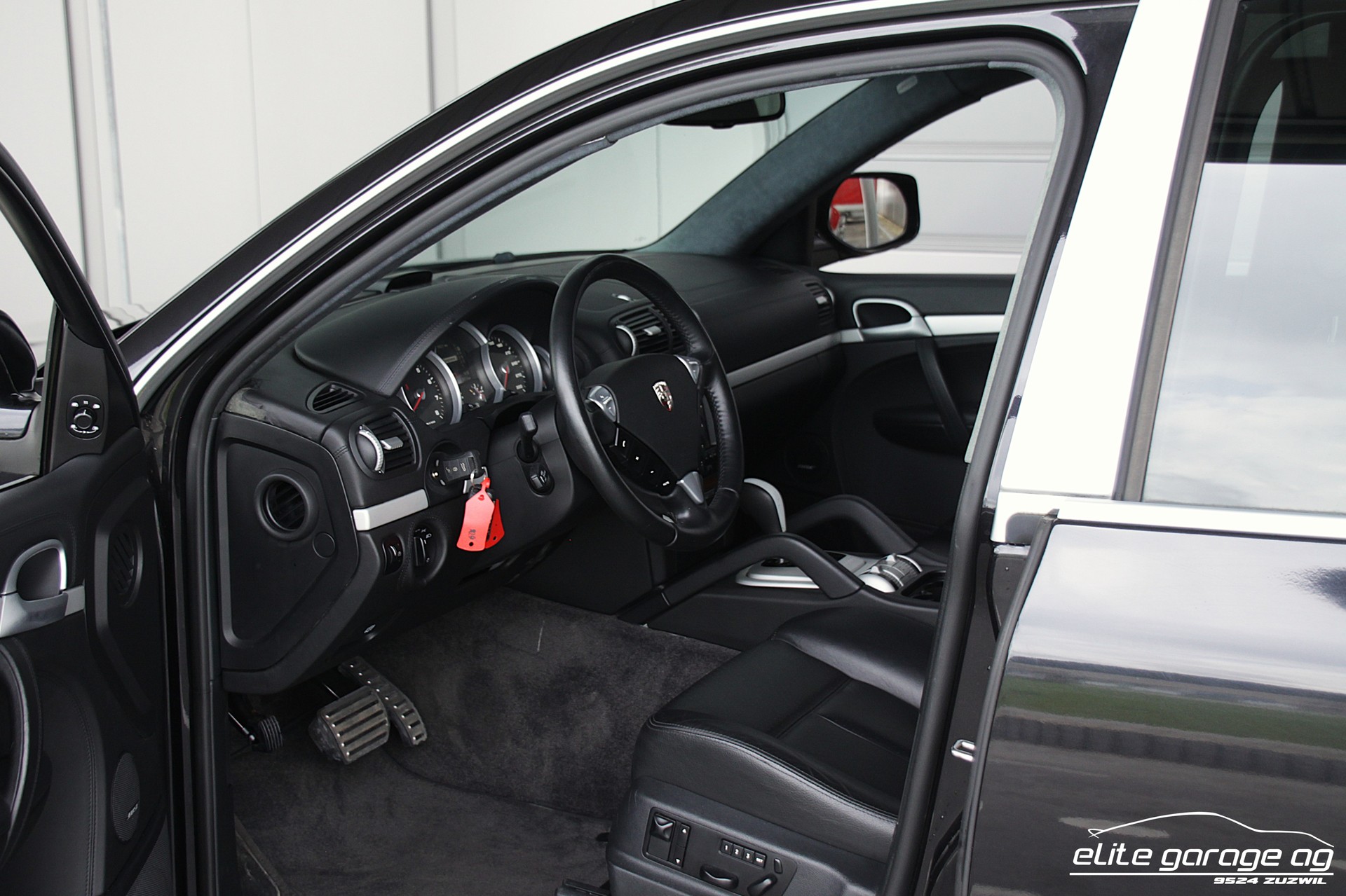 PORSCHE Cayenne Turbo SportDesign-image-12