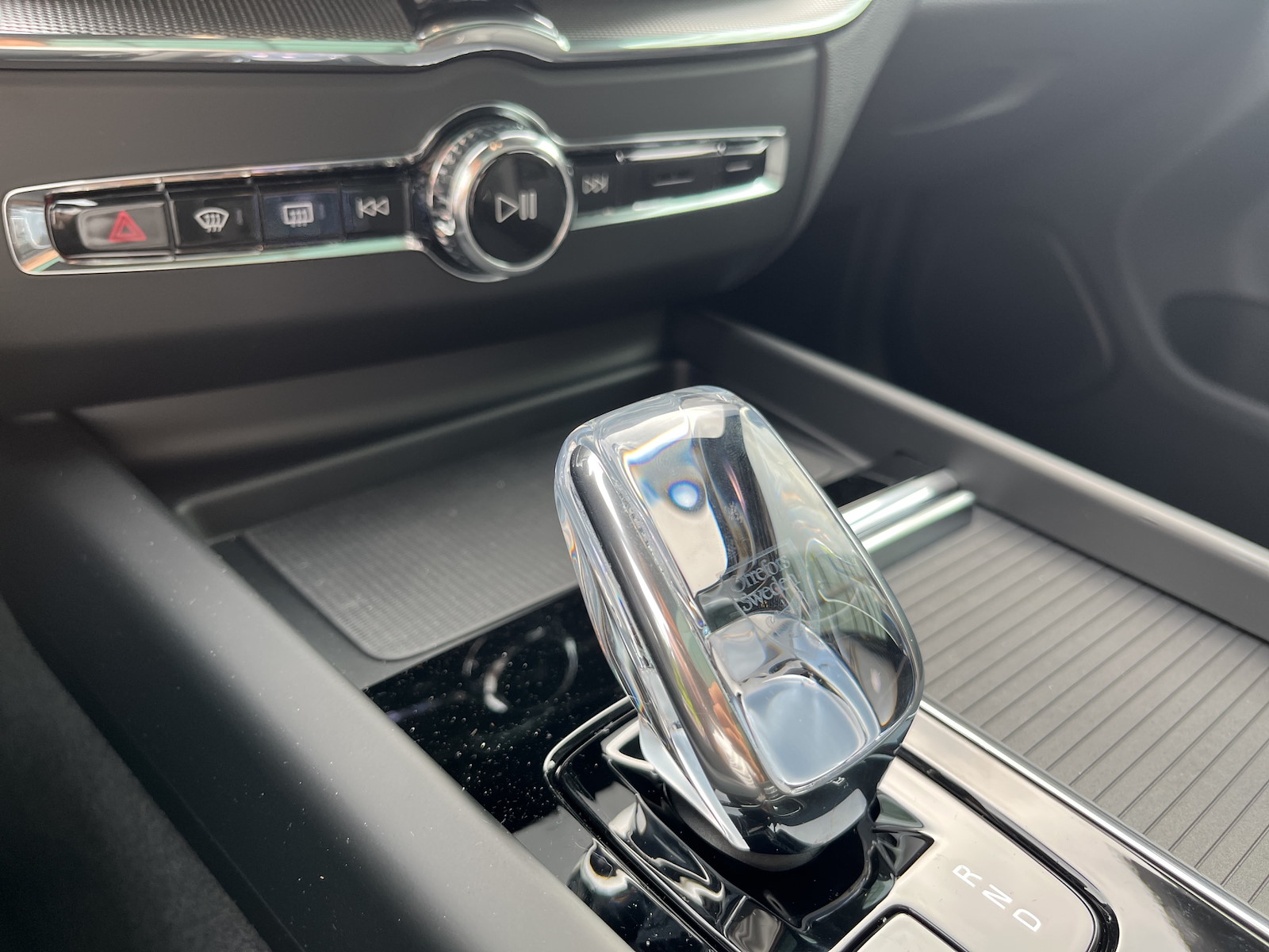 VOLVO XC60 2.0 T6 TE Black Edition eAWD-image-14