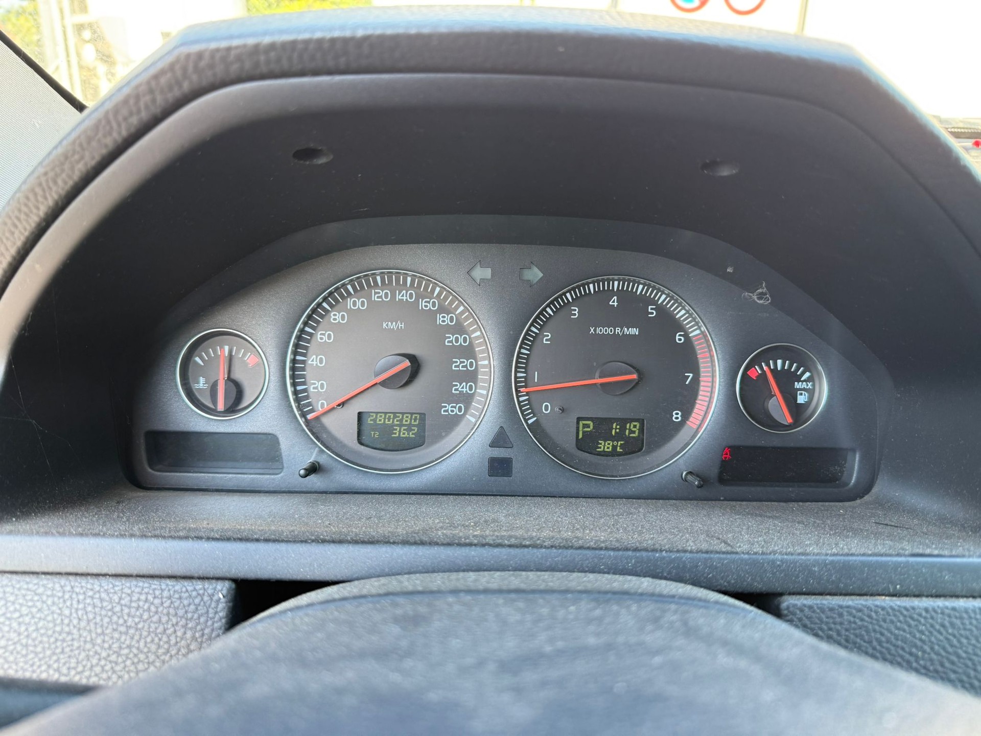 VOLVO XC90 2.5T AWD Geartronic-image-10