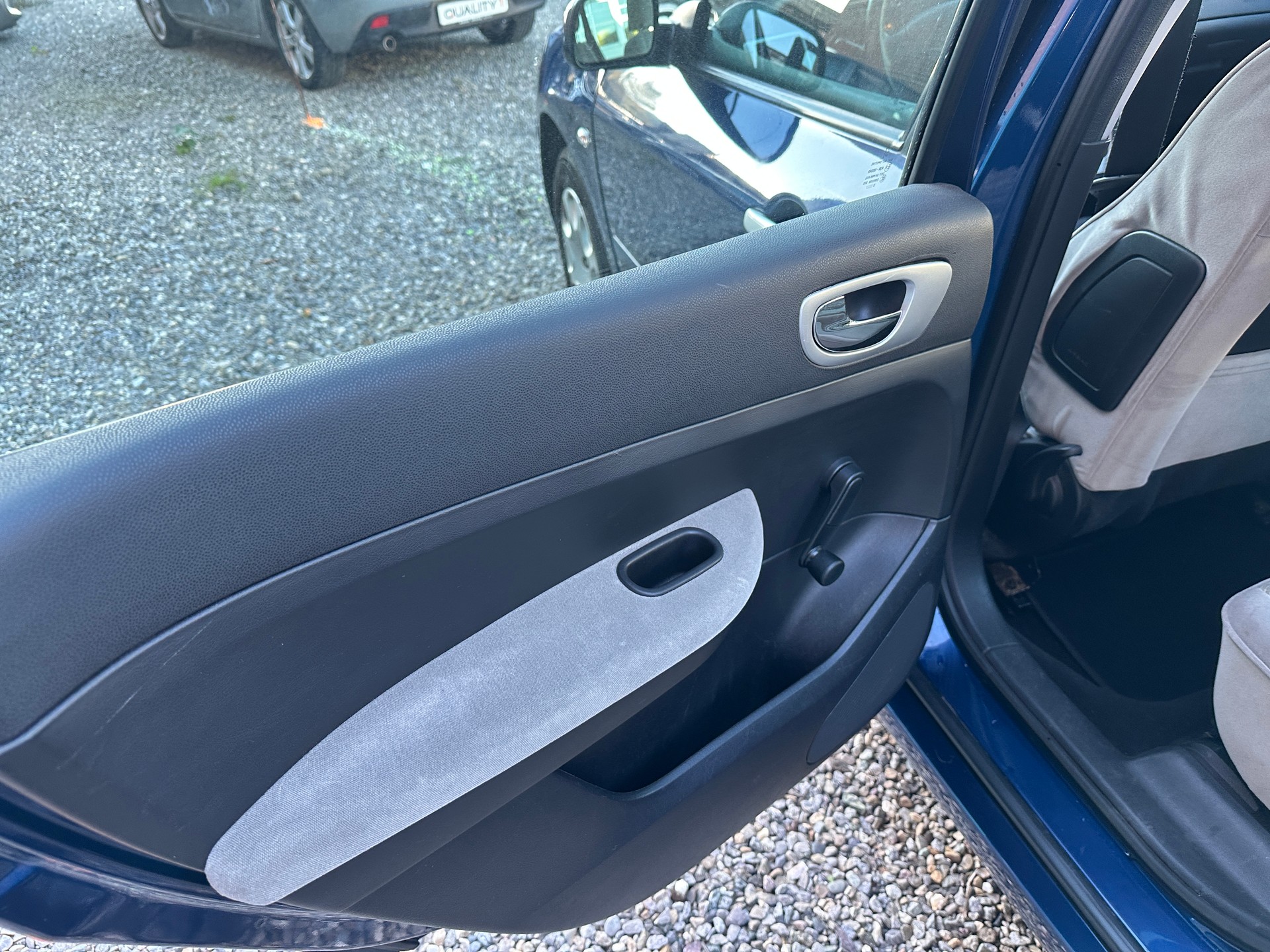 PEUGEOT 307 SW 1.6 16V Quiksilver-image-9