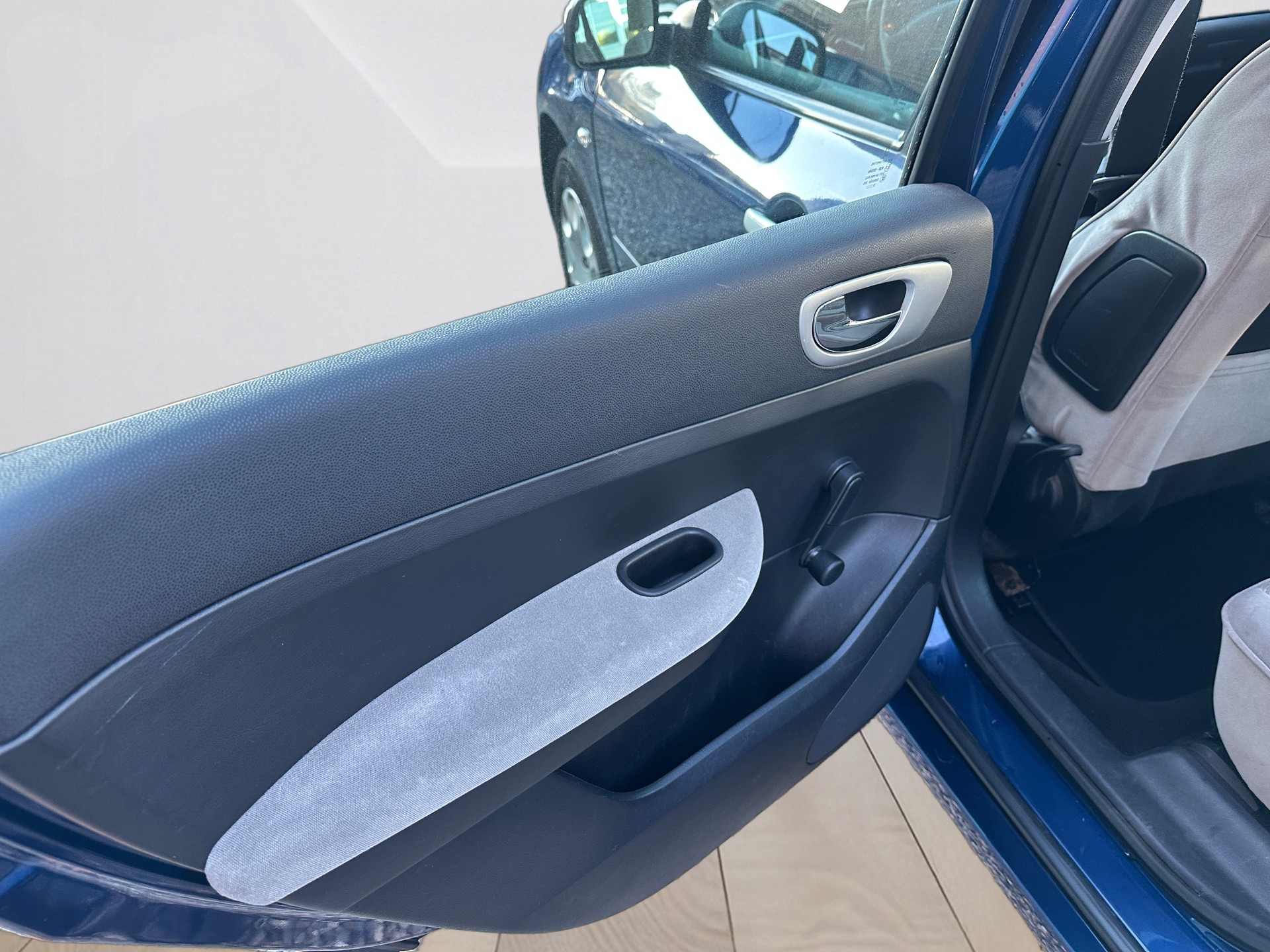 PEUGEOT 307 SW 1.6 16V Quiksilver-image-9