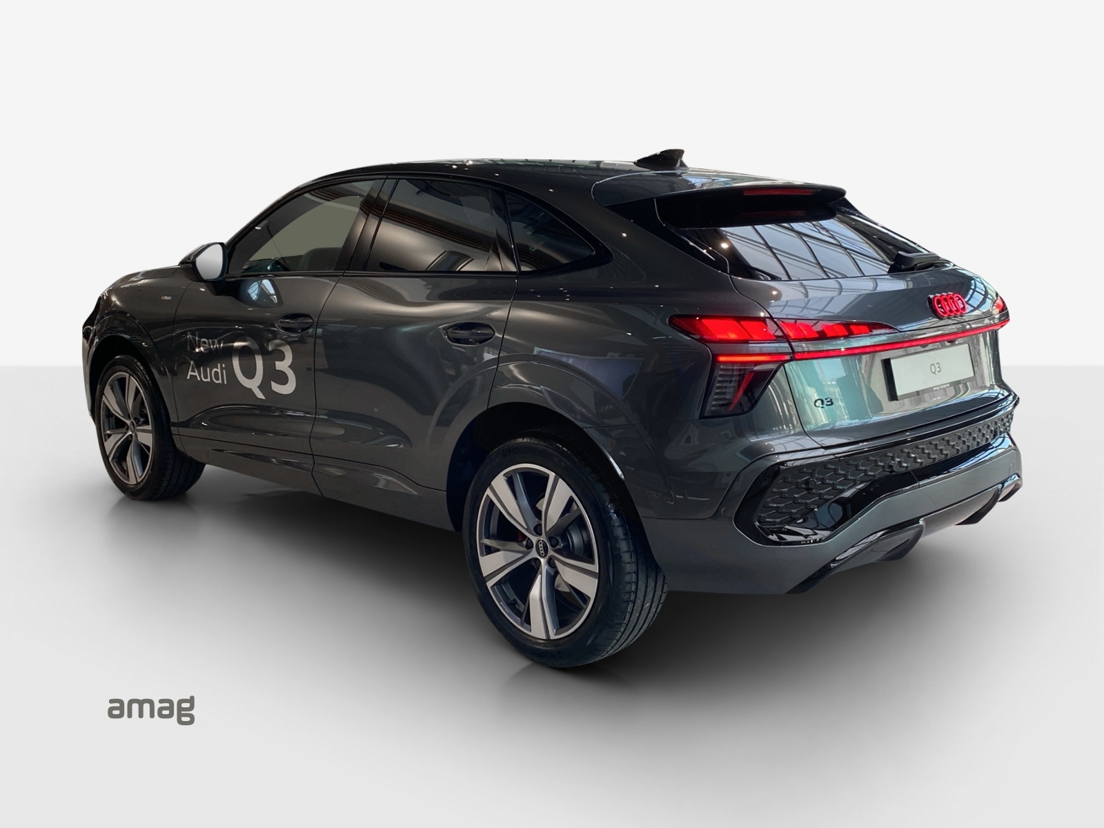 AUDI Q3 Sportback 110 kW TFSI S tronic-image-2