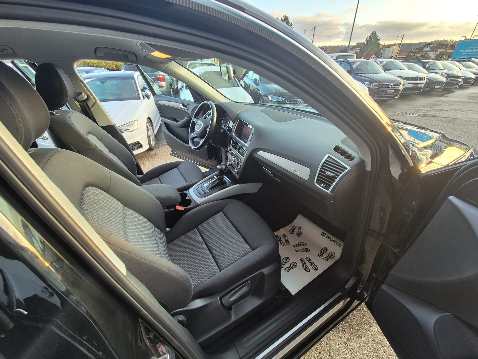 AUDI Q5 2.0 TDI quattro S-tronic-image-7