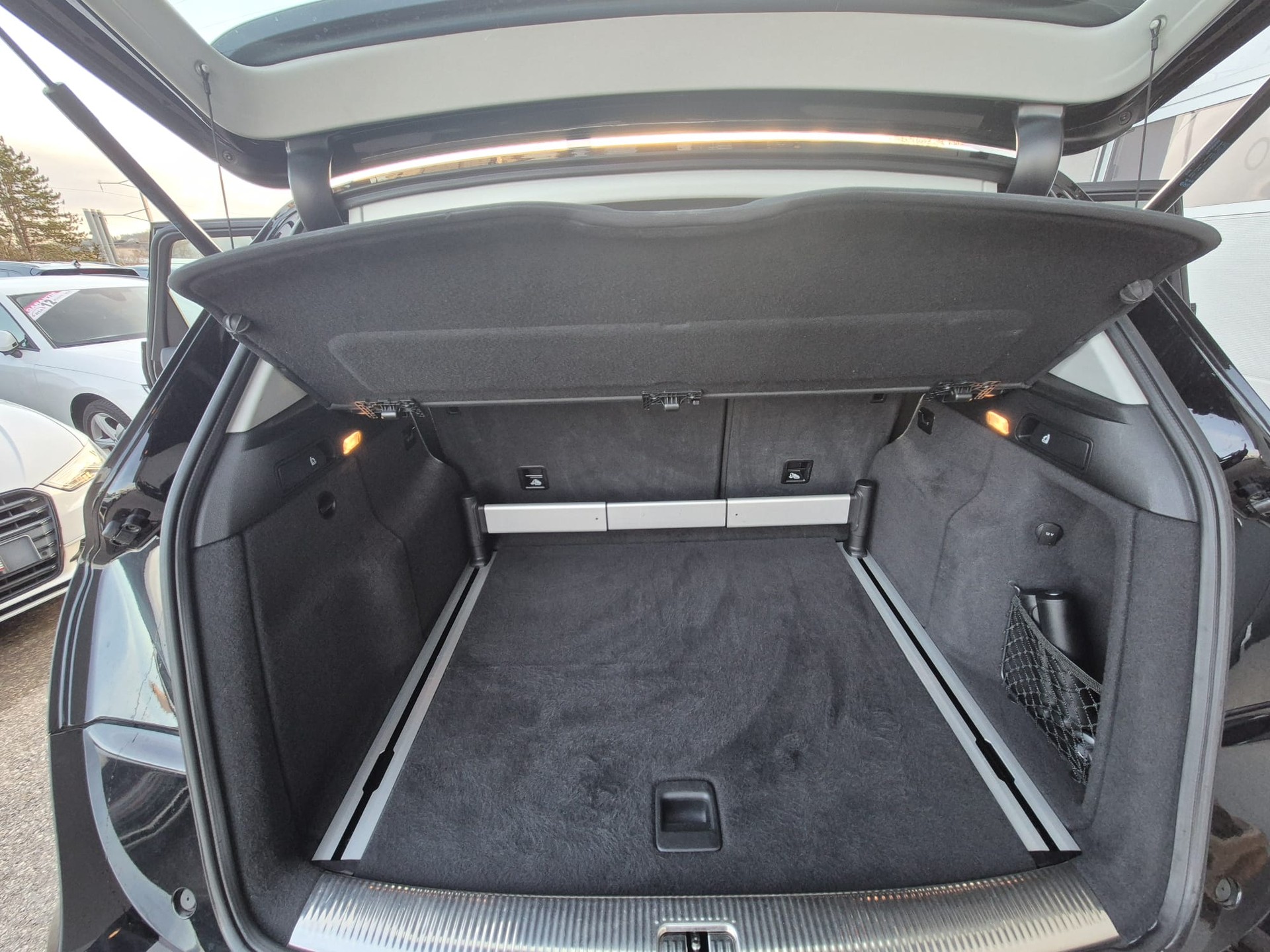 AUDI Q5 2.0 TDI quattro S-tronic-image-11