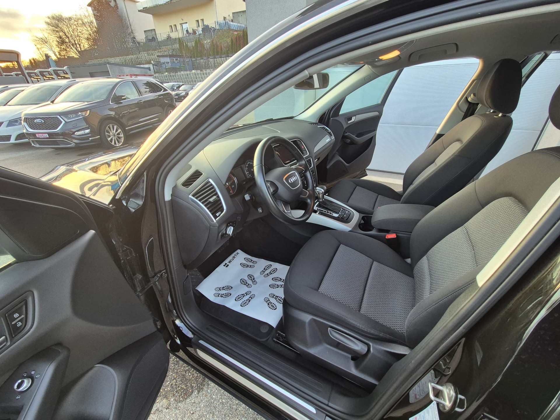 AUDI Q5 2.0 TDI quattro S-tronic-image-6