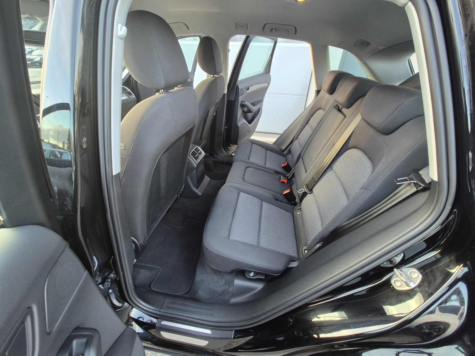 AUDI Q5 2.0 TDI quattro S-tronic-image-9