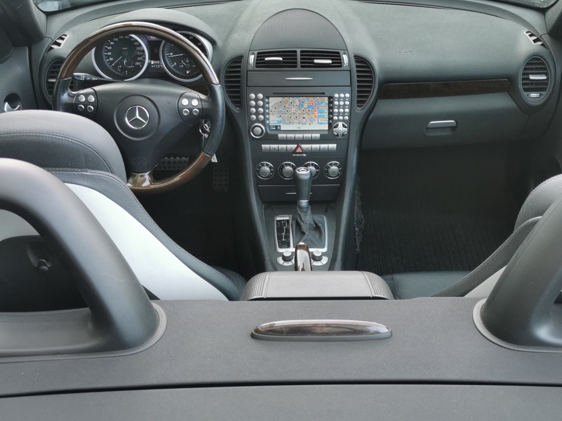 MERCEDES-BENZ SLK 350-image-12