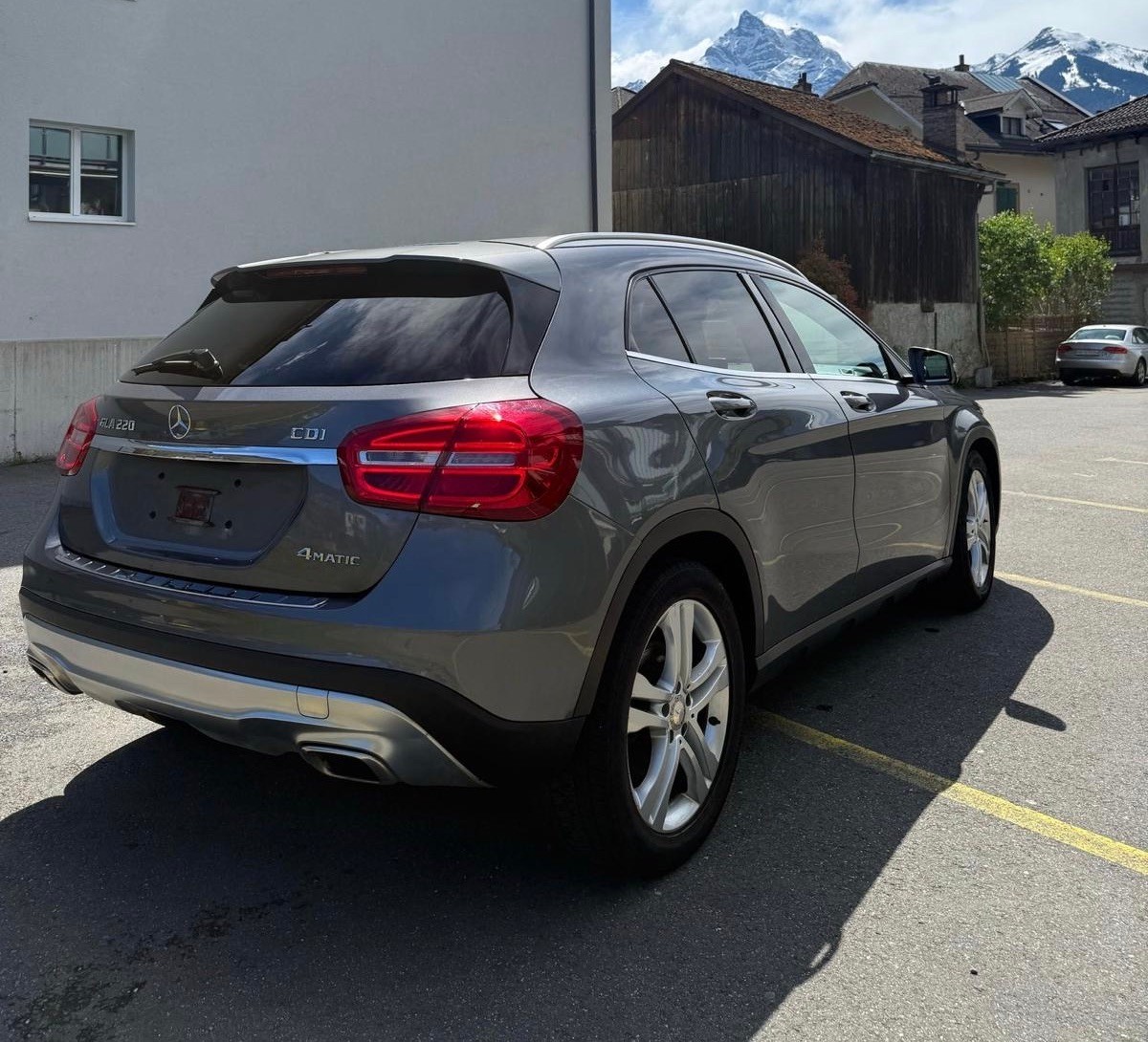 MERCEDES-BENZ GLA 220 CDI AMG Line 4Matic 7G-DCT-image-3