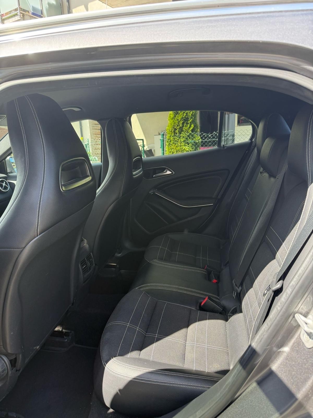 MERCEDES-BENZ GLA 220 CDI AMG Line 4Matic 7G-DCT-image-8
