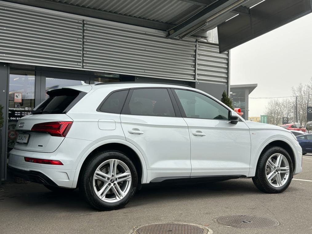 AUDI Q5 40 TDi S line quattro-image-2