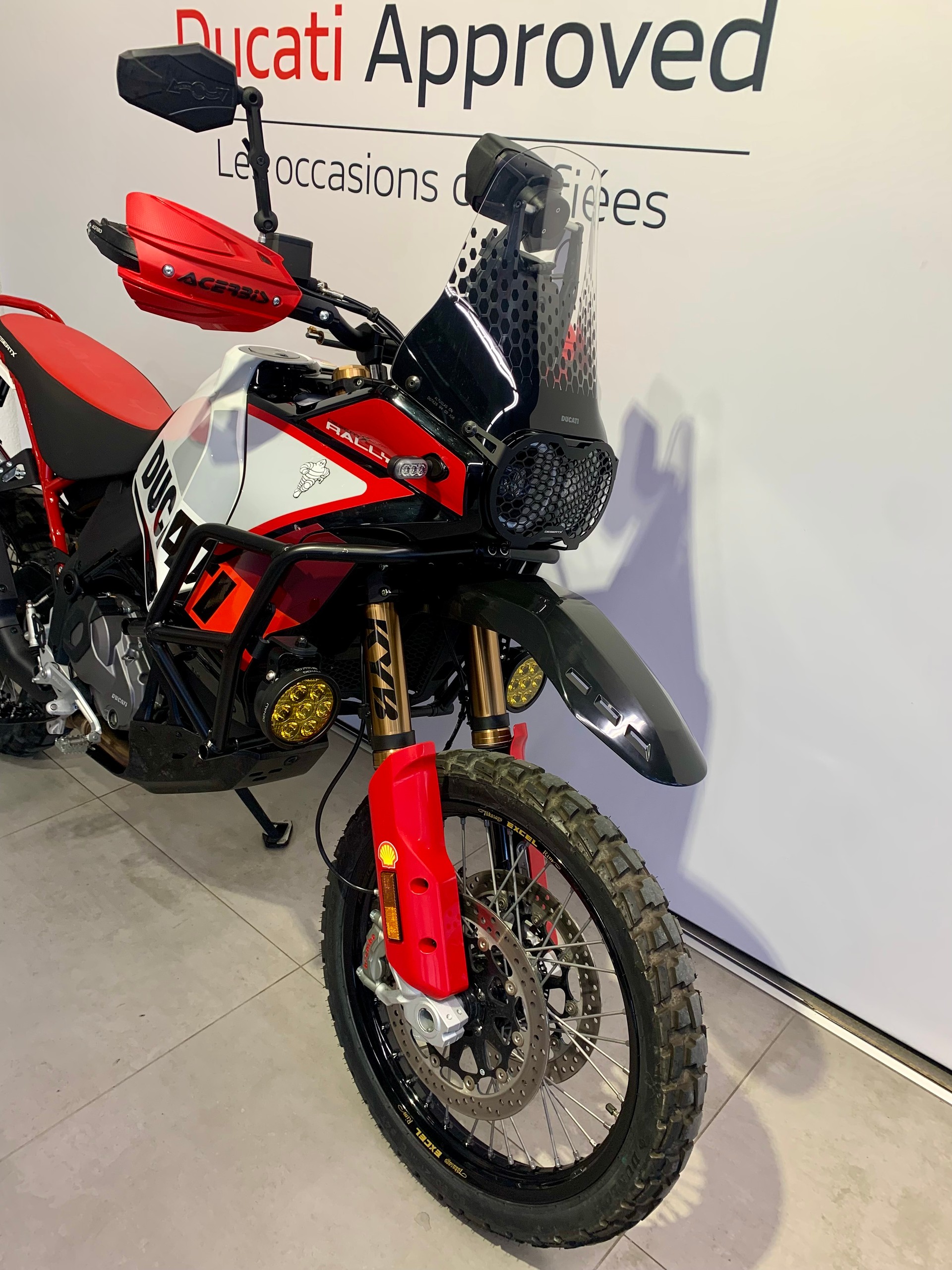 DUCATI Desert X Rally-showroom-element-3