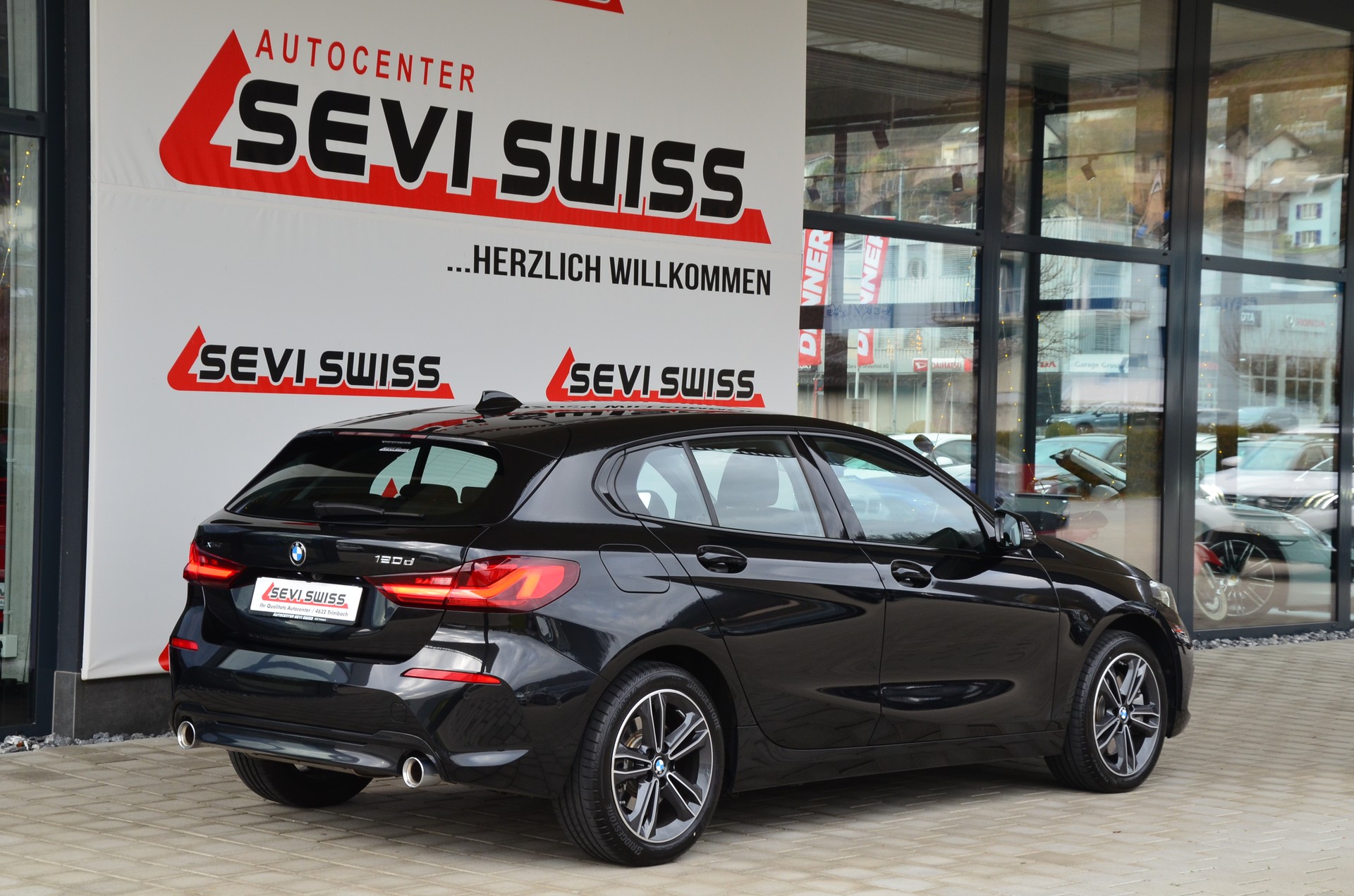 BMW 120d xDrive Steptronic Sport Line*Ab MFK,1 Jahr oder 20000km Garantie*-image-5