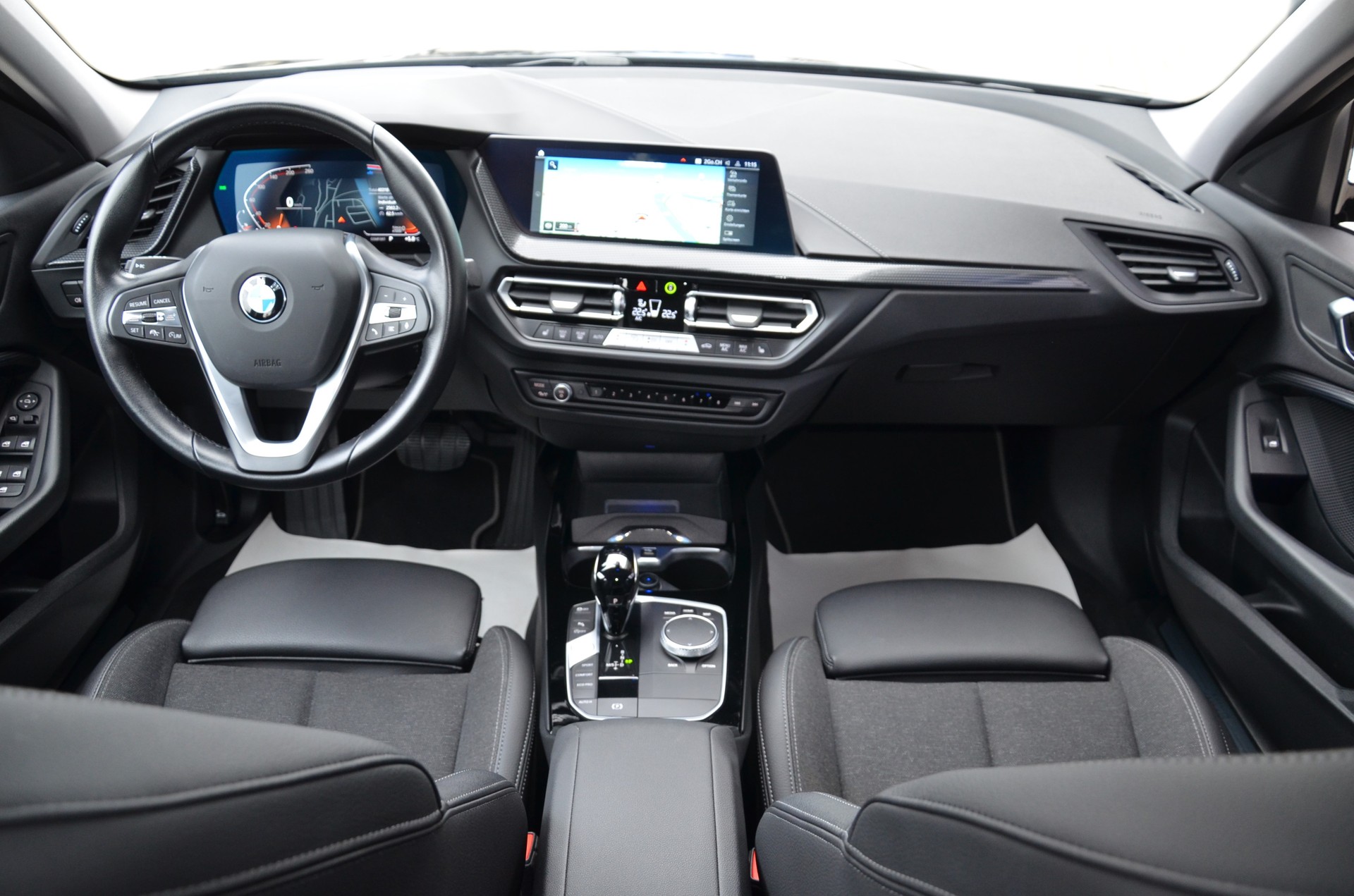 BMW 120d xDrive Steptronic Sport Line*Ab MFK,1 Jahr oder 20000km Garantie*-image-13