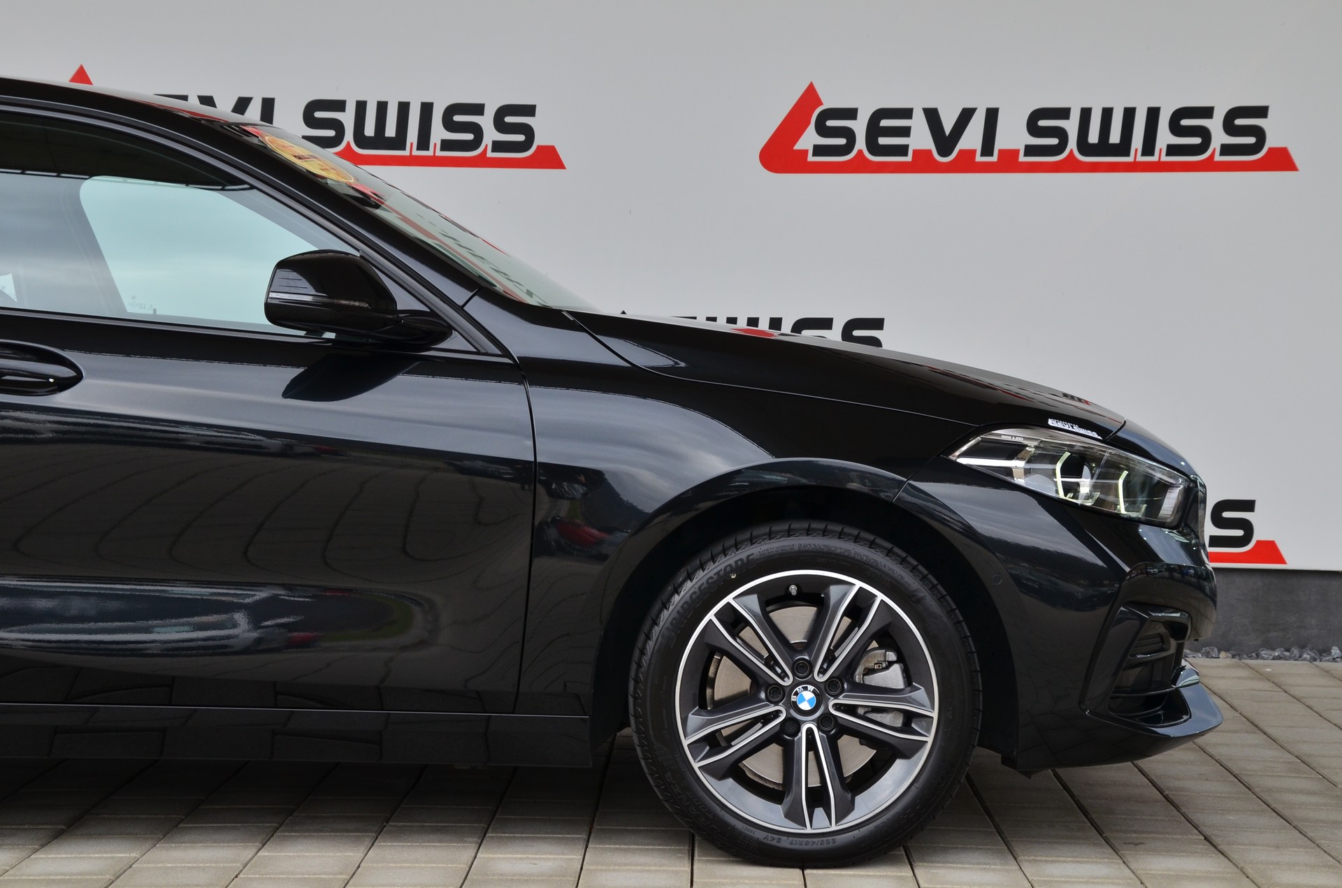 BMW 120d xDrive Steptronic Sport Line*Ab MFK,1 Jahr oder 20000km Garantie*-showroom-element-3